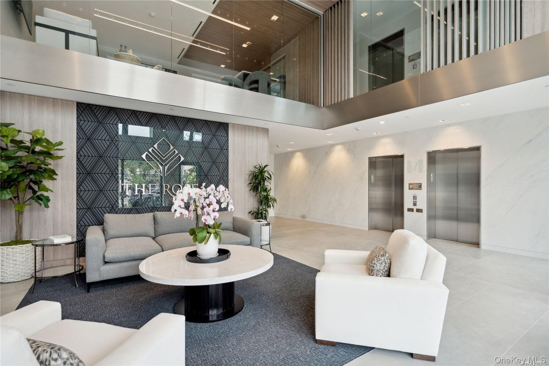 218 Middle Neck Road Unit: 102 thumbnail 3