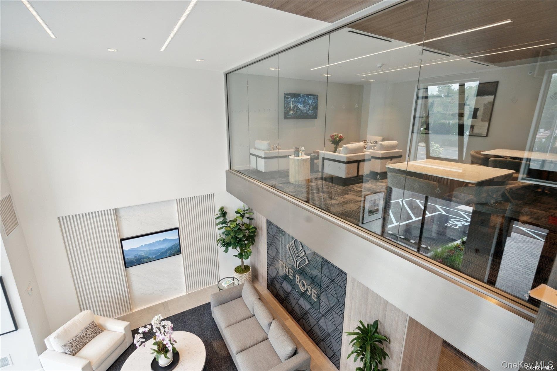 218 Middle Neck Road Unit: 102 thumbnail 16
