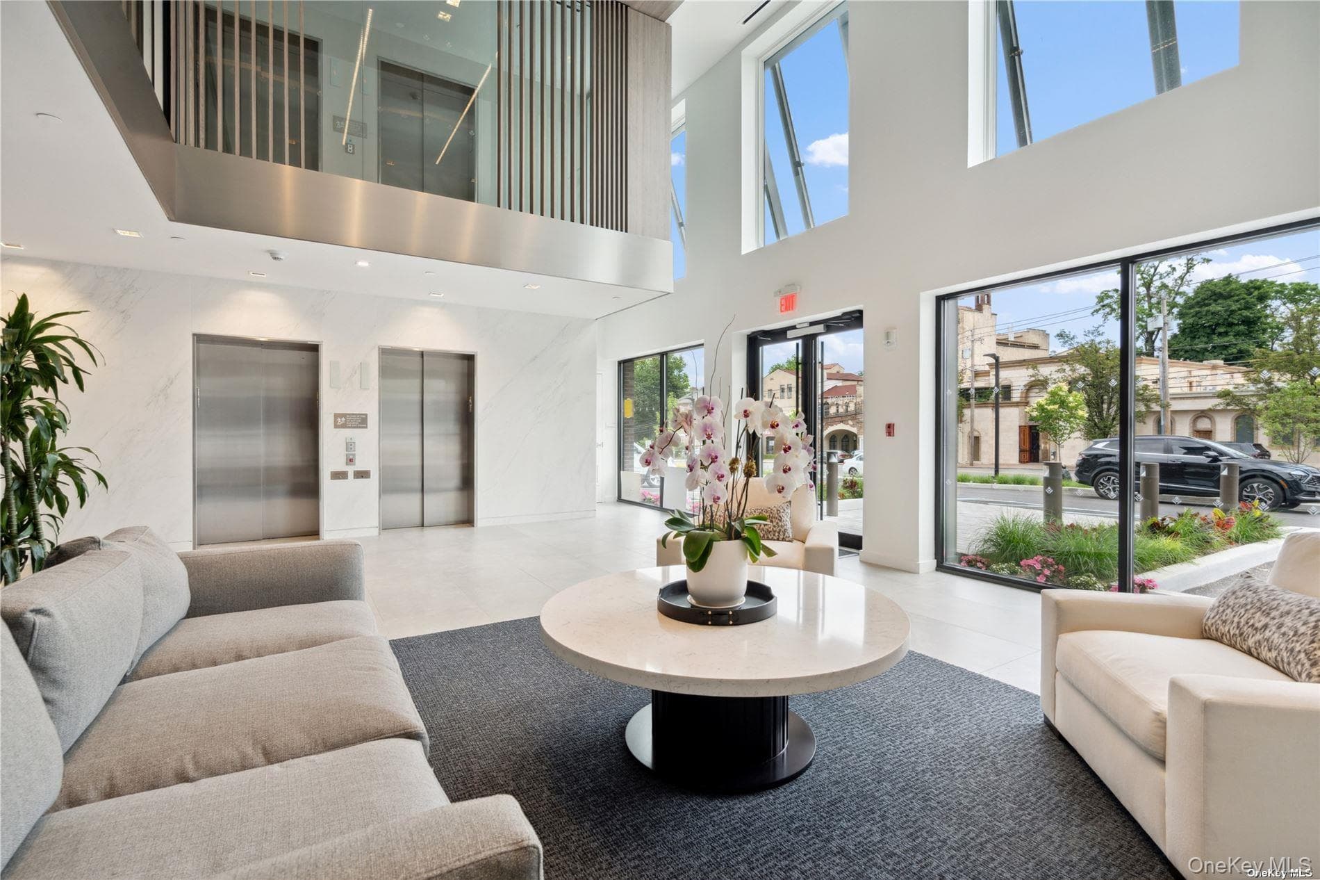 218 Middle Neck Road Unit: 102 thumbnail 4