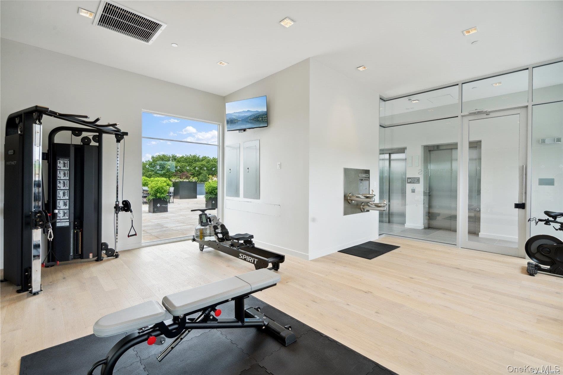 218 Middle Neck Road Unit: 102 thumbnail 15