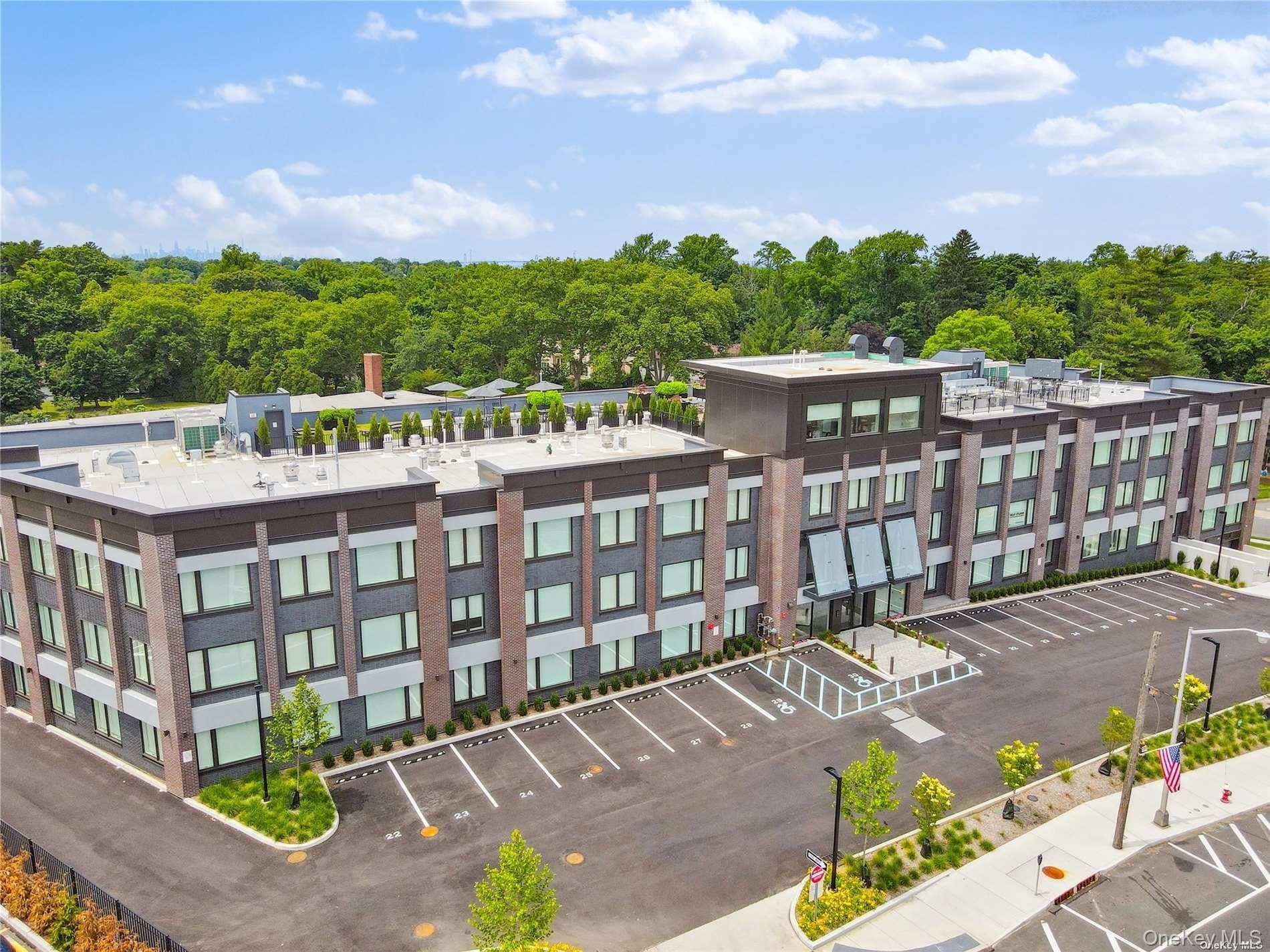 218 Middle Neck Road Unit: 102 thumbnail 2