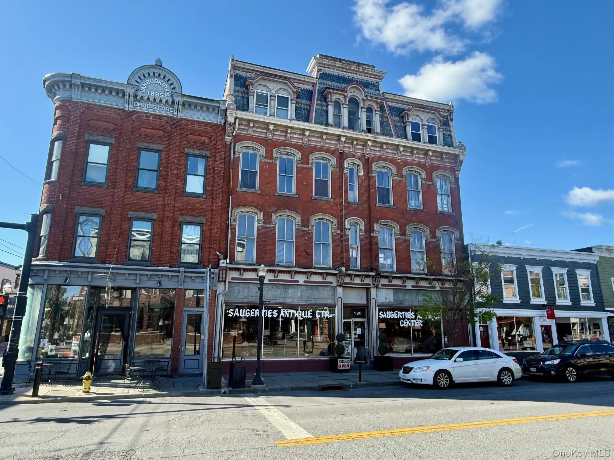 220 Main Street, Saugerties
