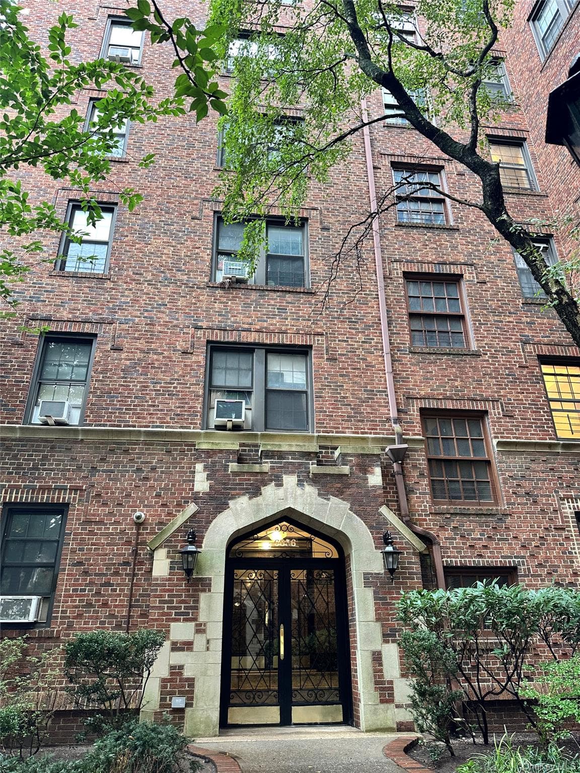 68-36 Burns St Unit: D3, Forest Hills