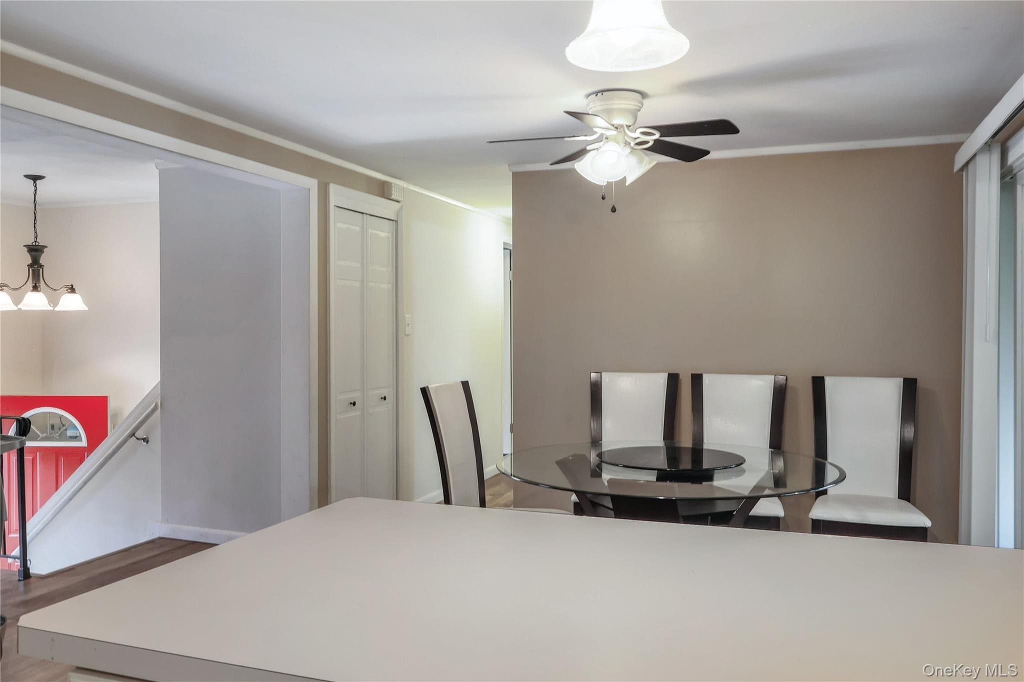 545 N Quaker Lane thumbnail 22