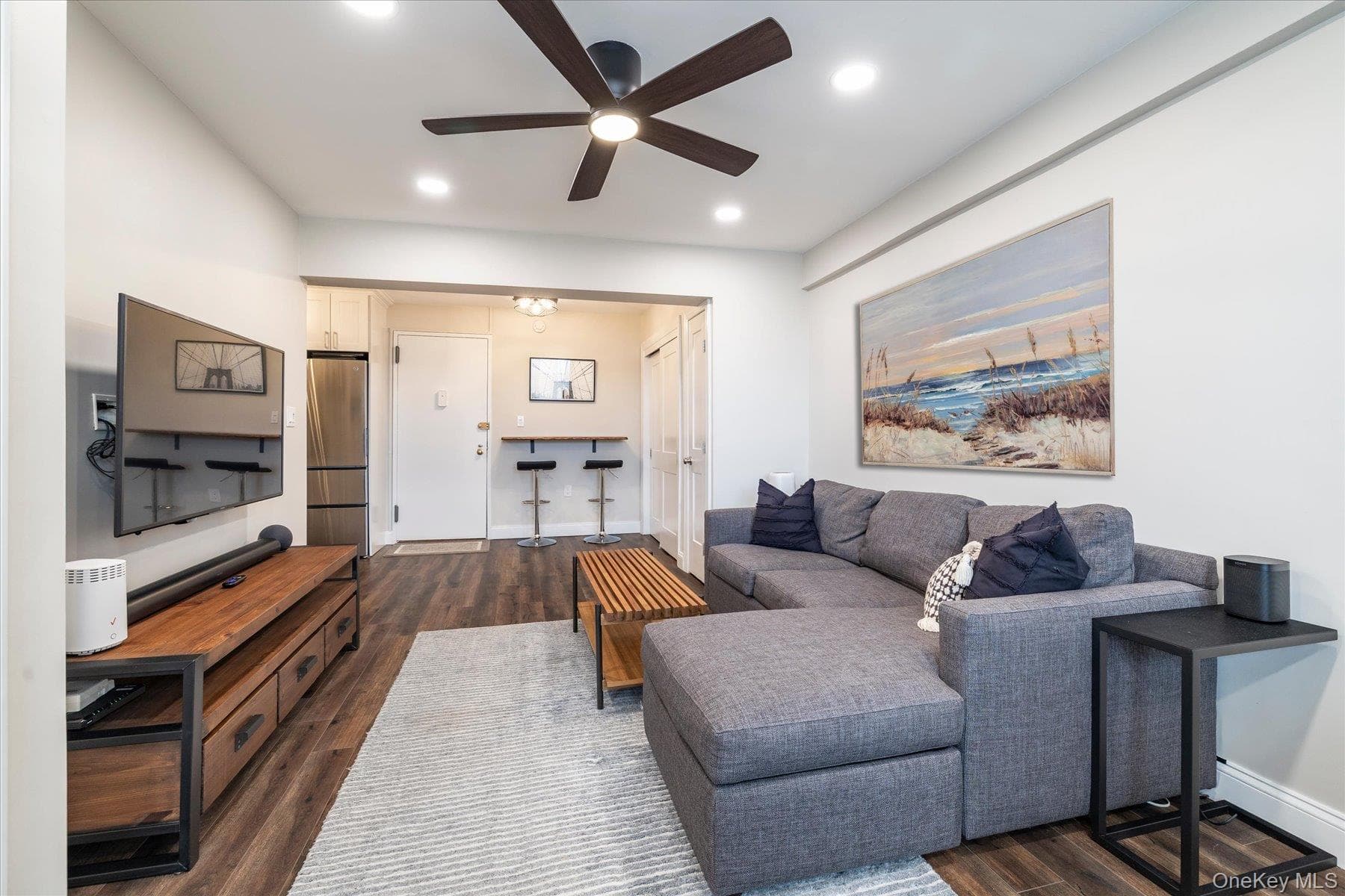 370 W Broadway Unit: 3M thumbnail 6