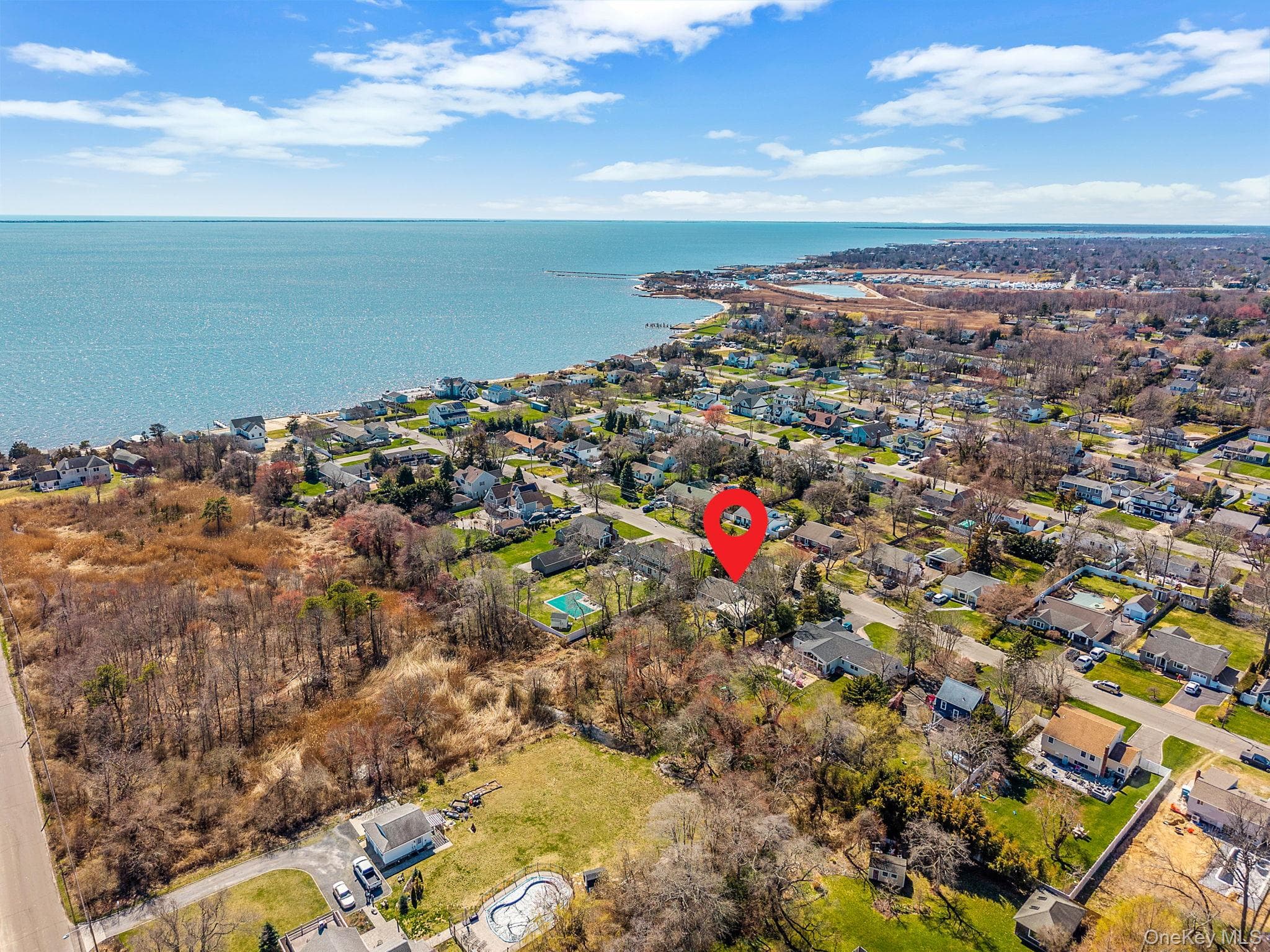 223 Connetquot Road thumbnail 2