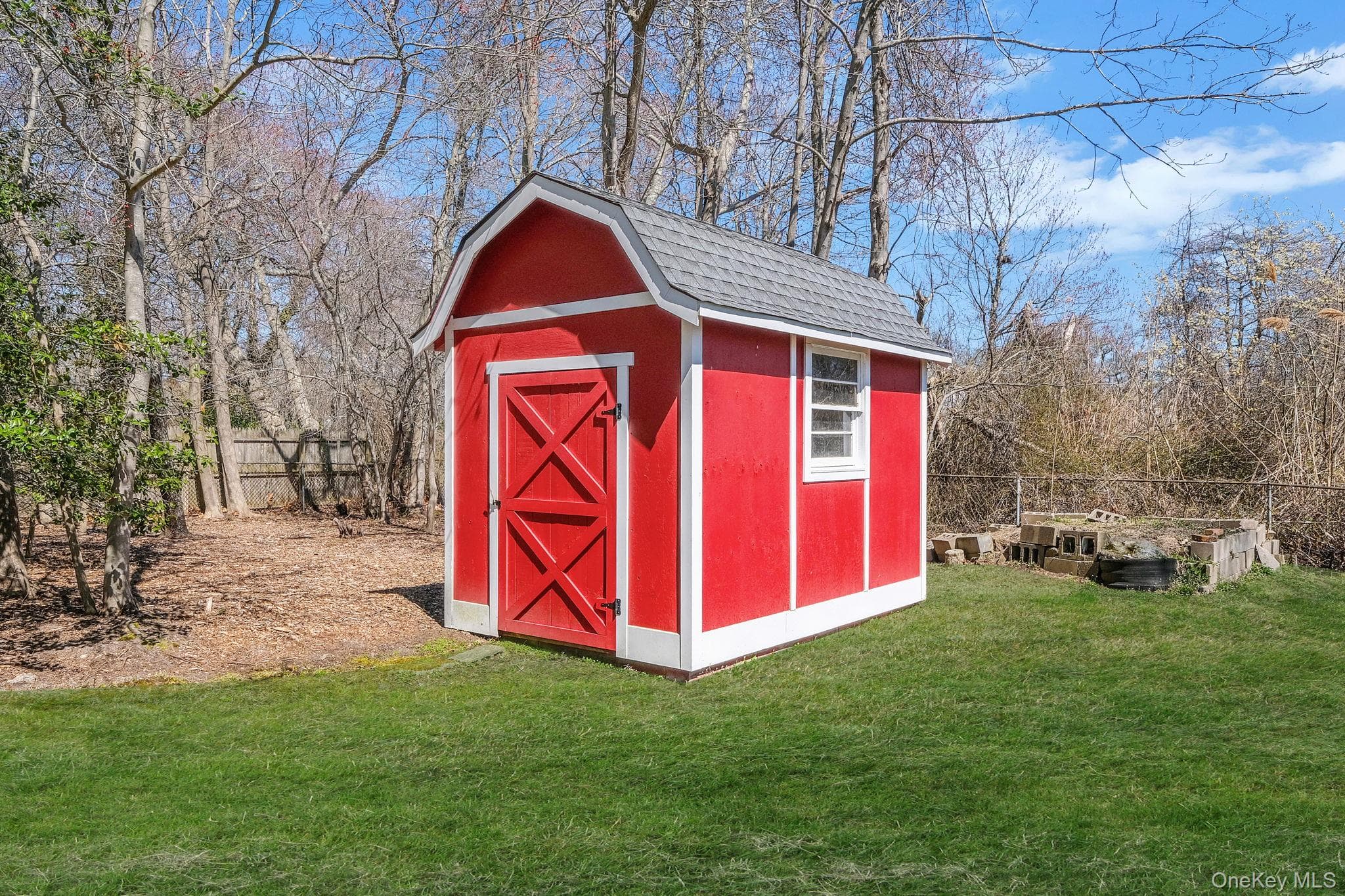223 Connetquot Road thumbnail 9