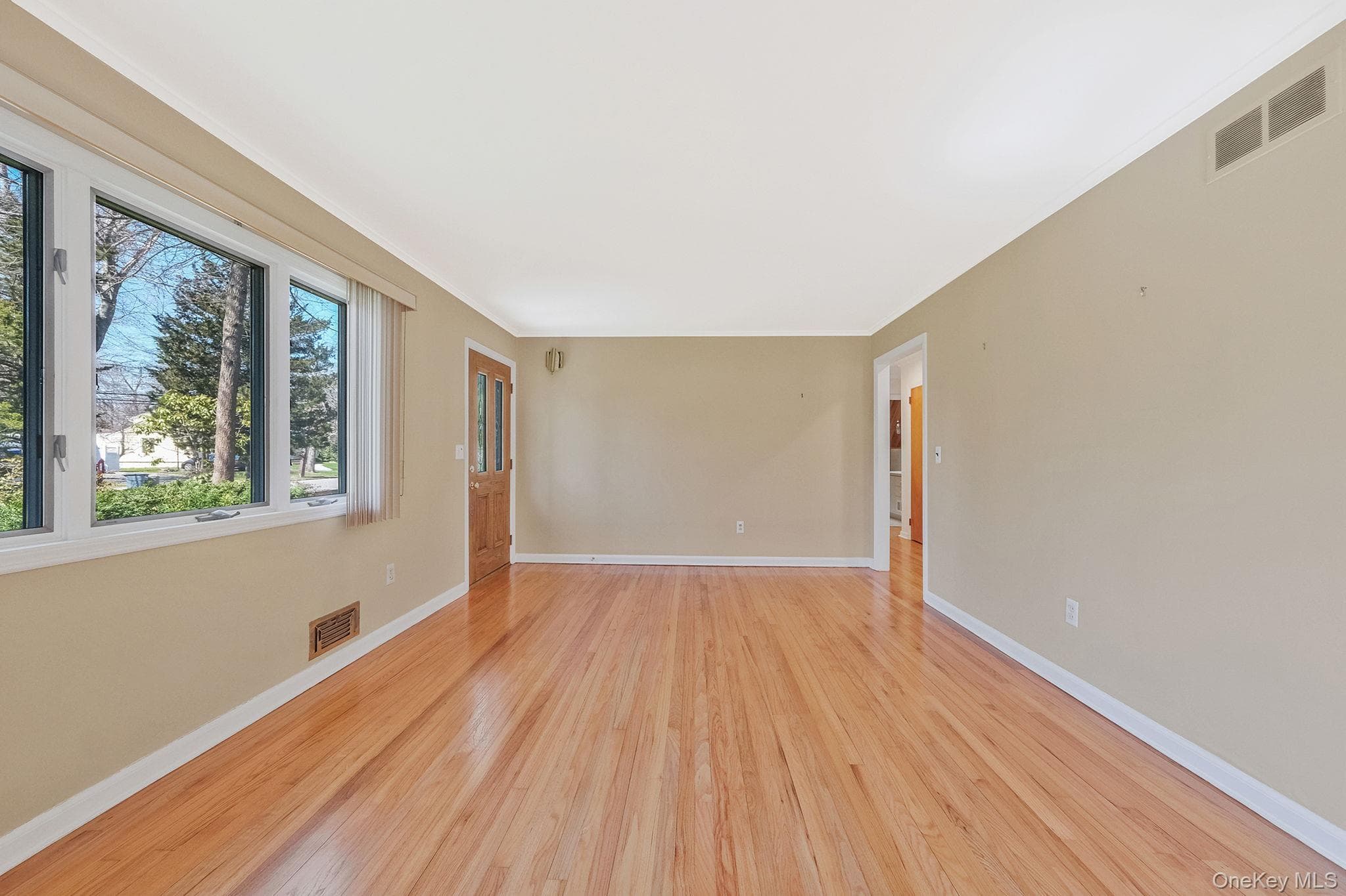 223 Connetquot Road thumbnail 21