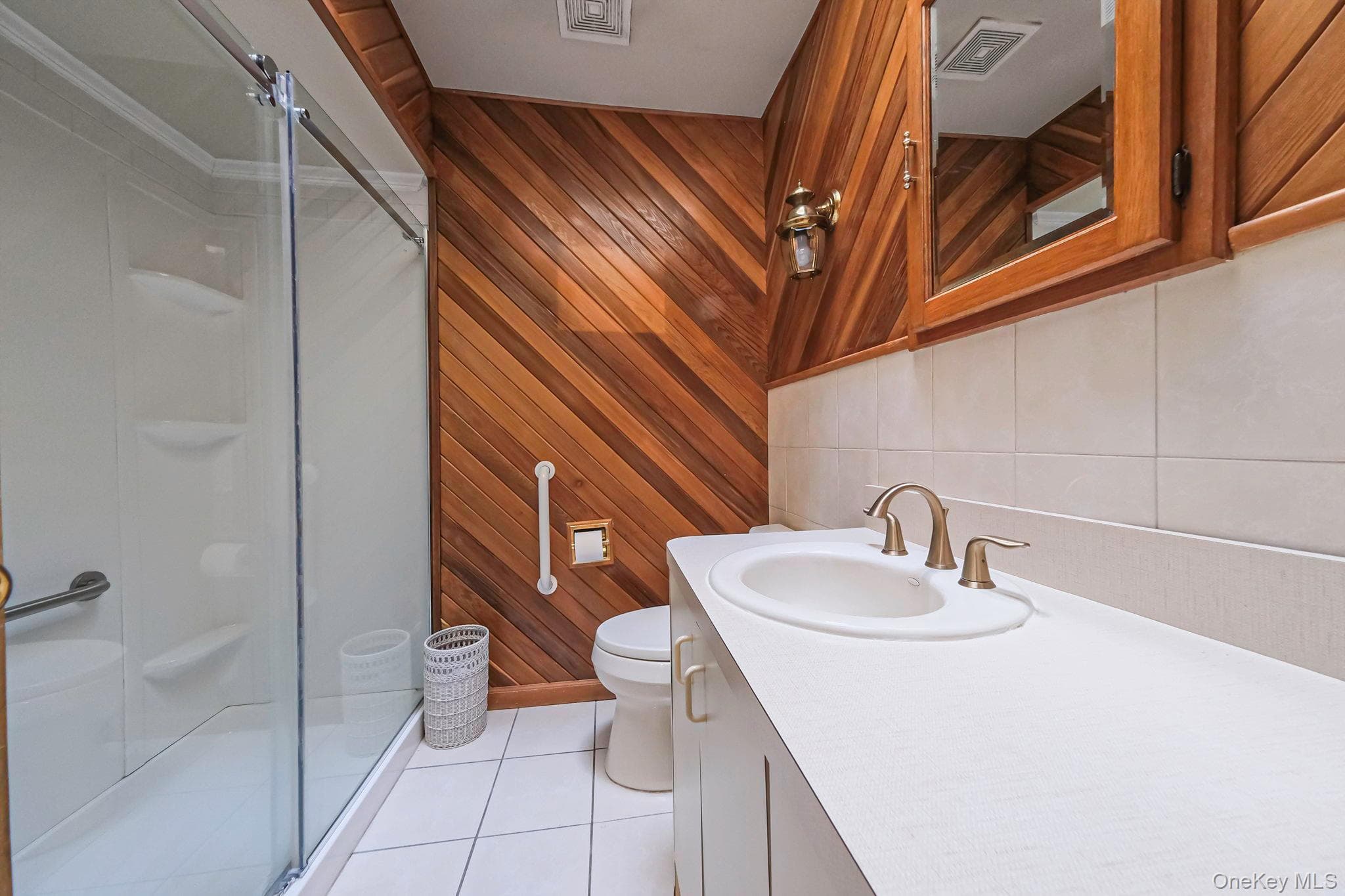223 Connetquot Road thumbnail 26