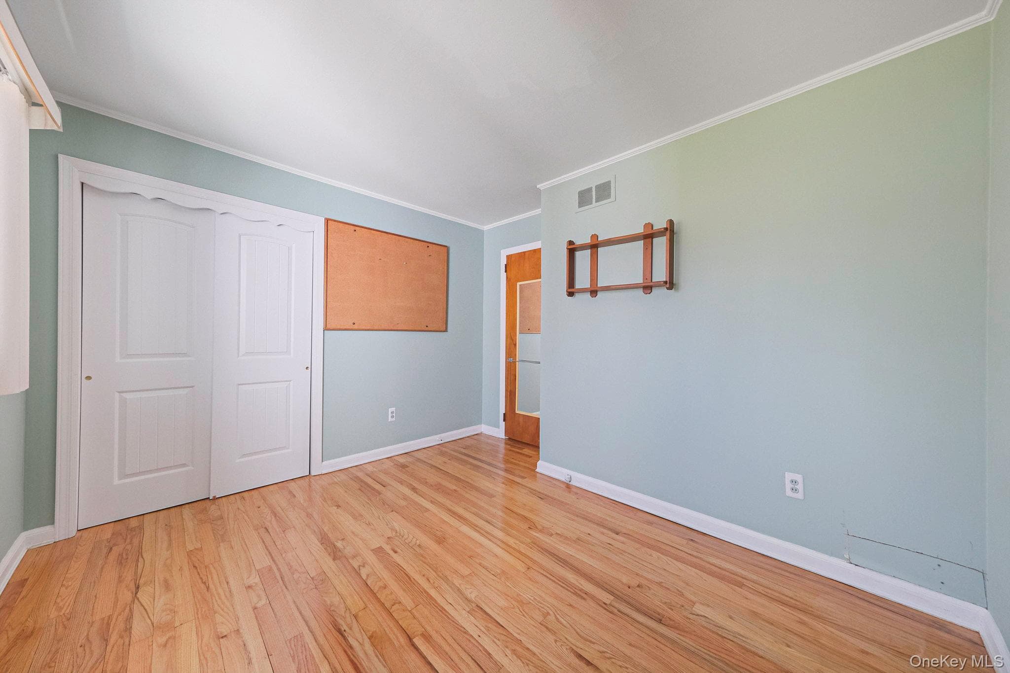 223 Connetquot Road thumbnail 25