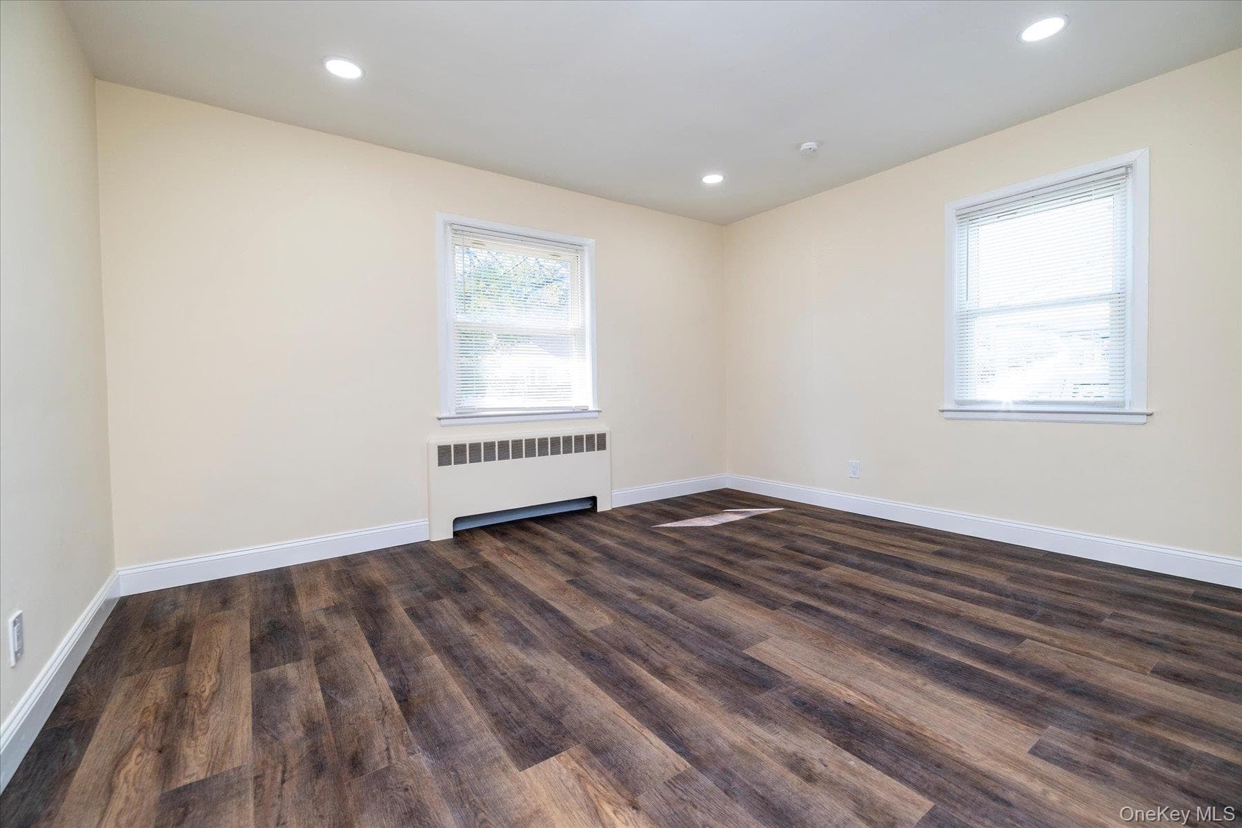 413 Greengrove Avenue thumbnail 13