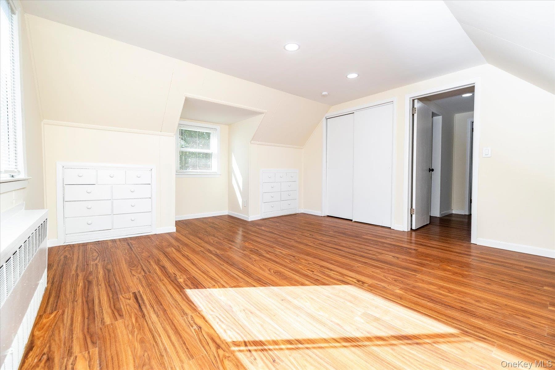 413 Greengrove Avenue thumbnail 17
