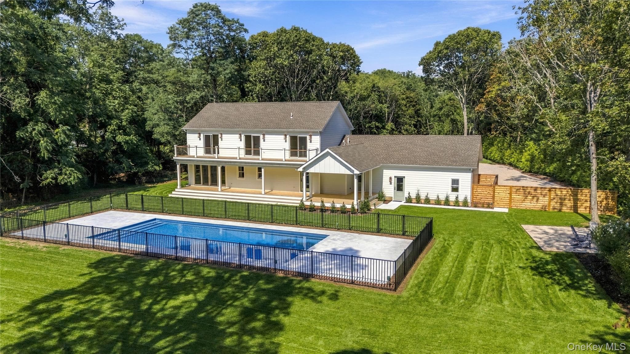 795 Bayview Avenue thumbnail 4