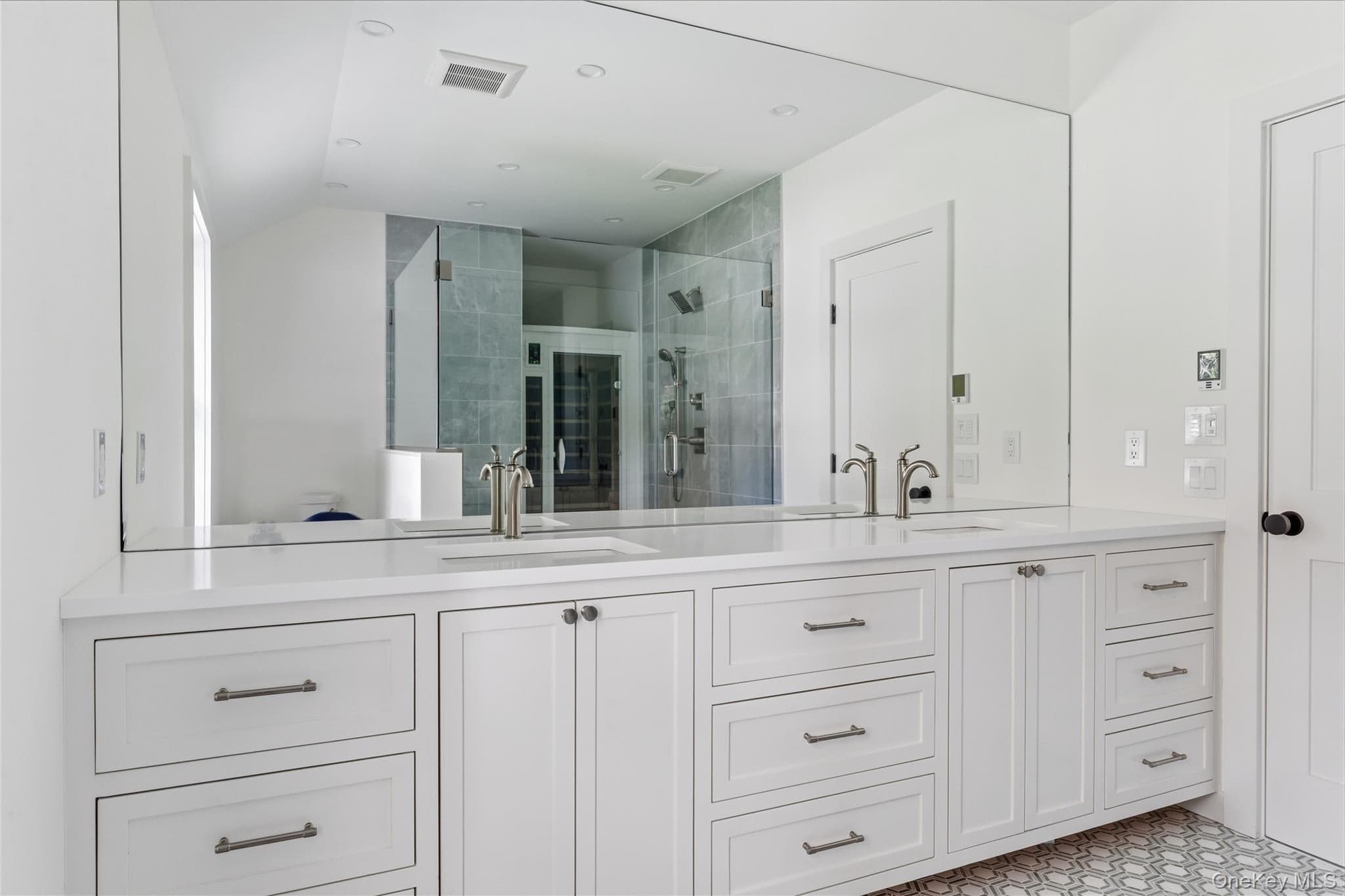 795 Bayview Avenue thumbnail 19