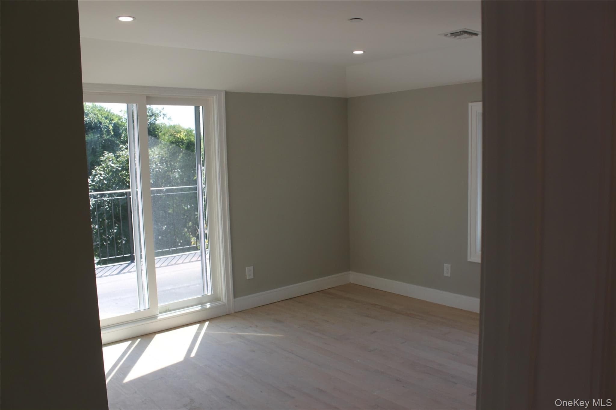 14516 106th Avenue thumbnail 44