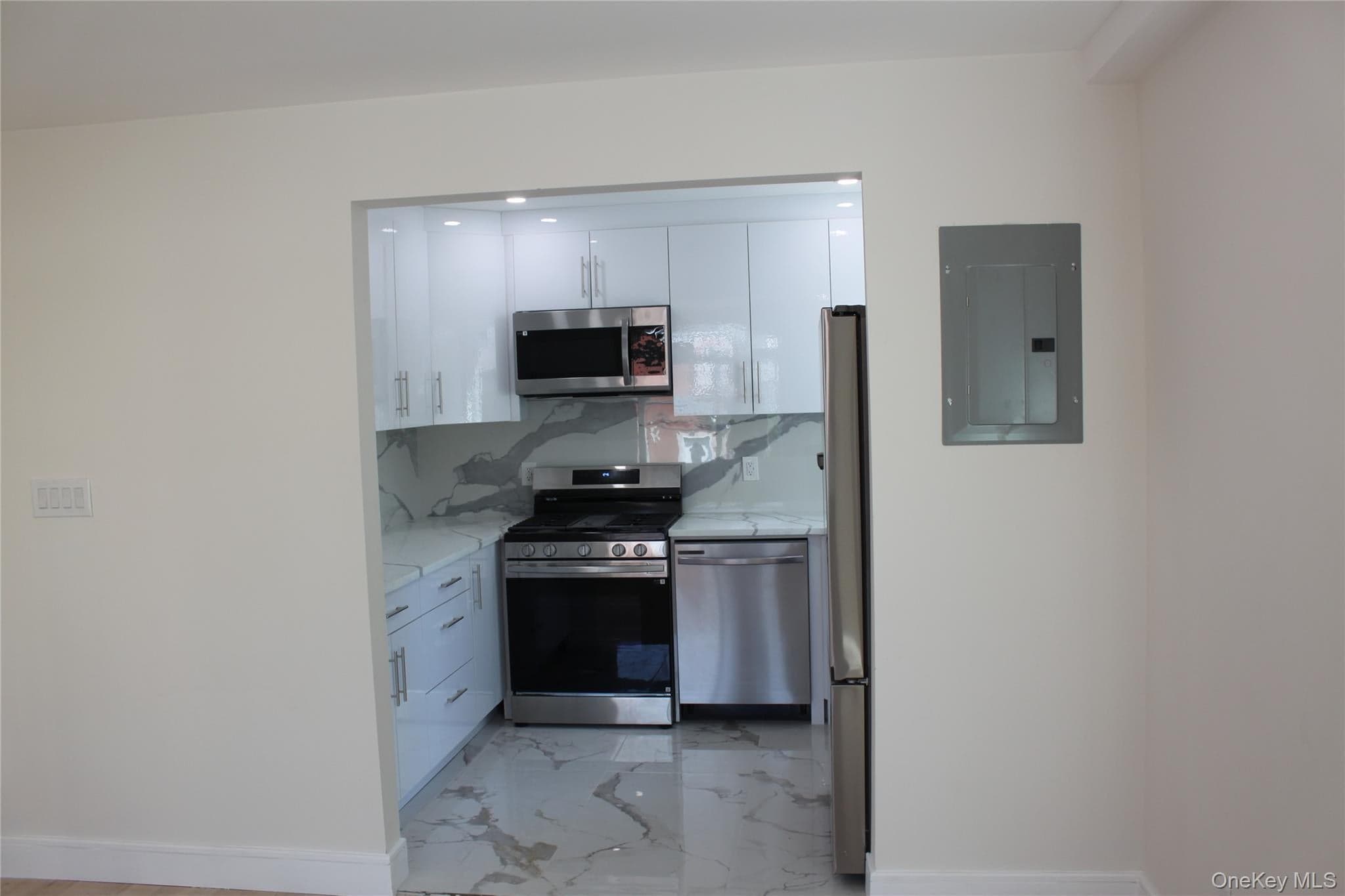 14516 106th Avenue thumbnail 33