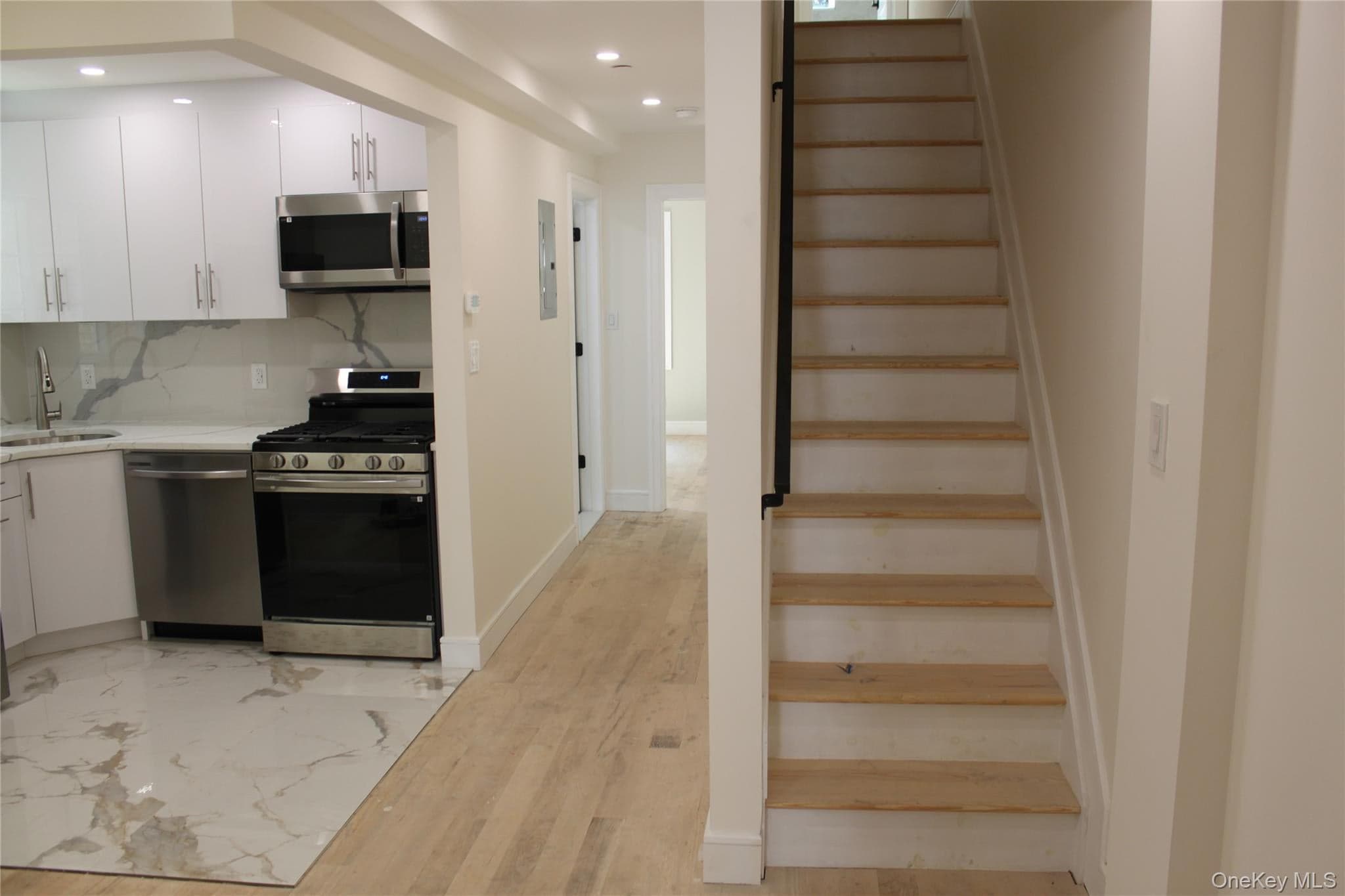 14516 106th Avenue thumbnail 11