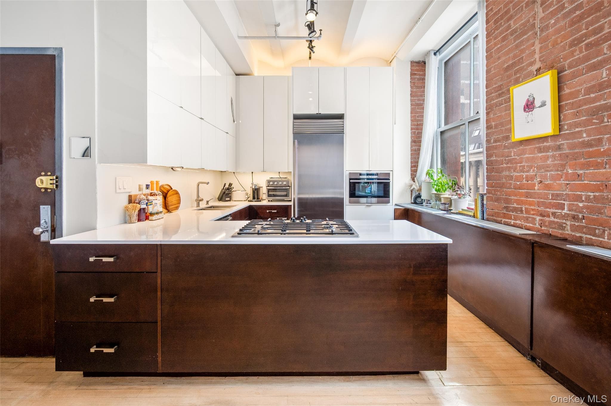 439 Lafayette Street Unit: 3 thumbnail 4