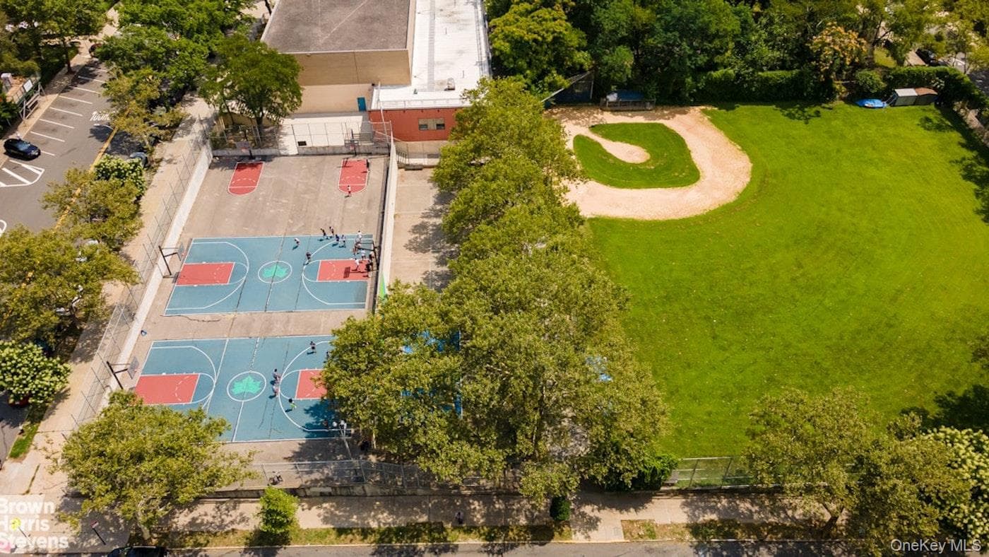 3671 Hudson Manor Terrace Unit: 4F thumbnail 9