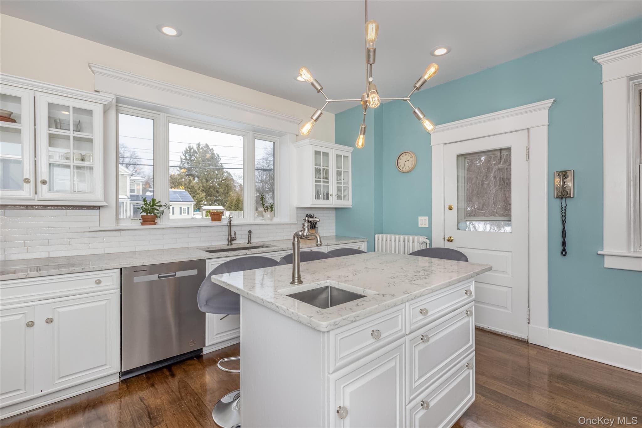831 Wolcott Avenue thumbnail 7