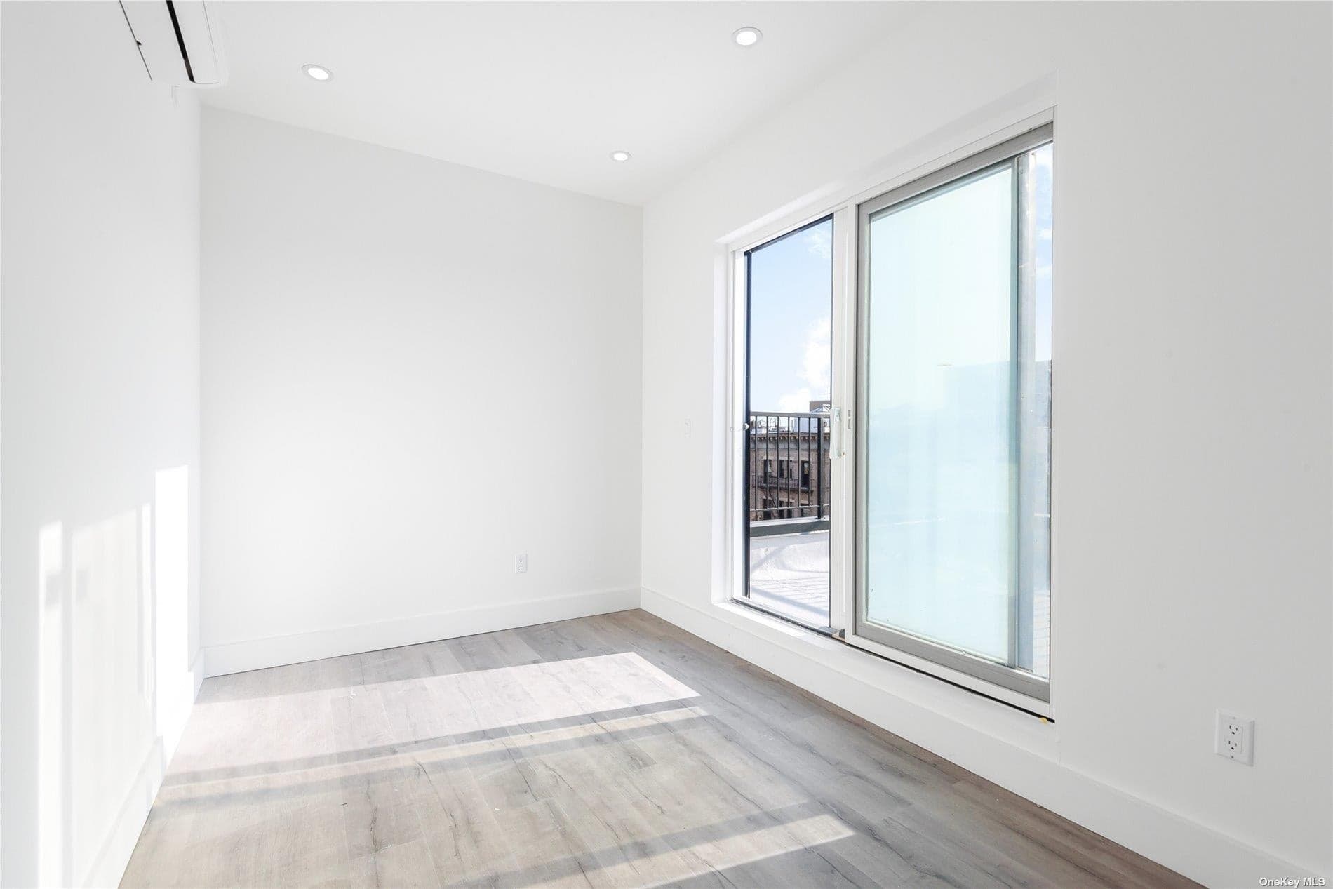 1207 Rogers Avenue thumbnail 15