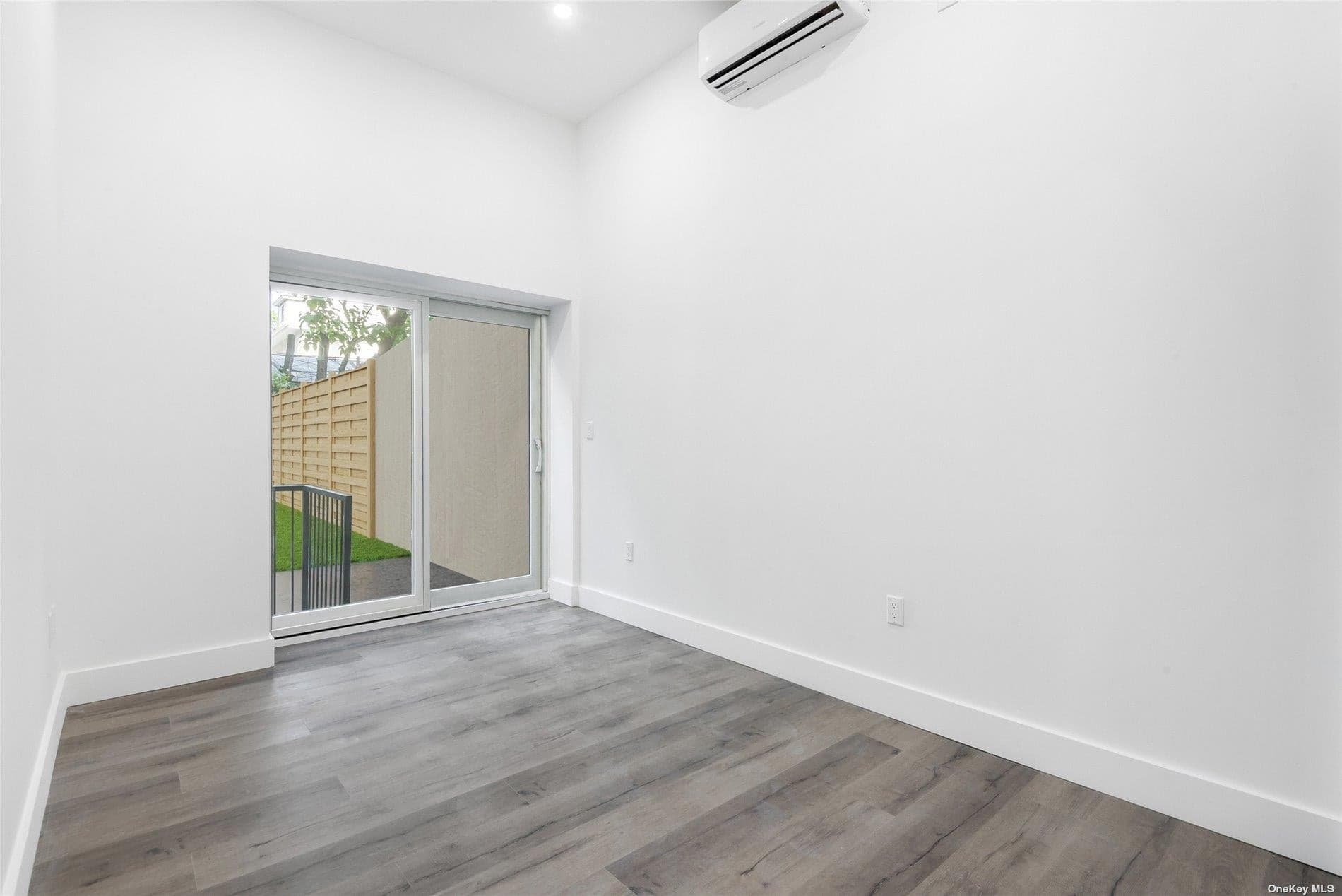 1207 Rogers Avenue thumbnail 7