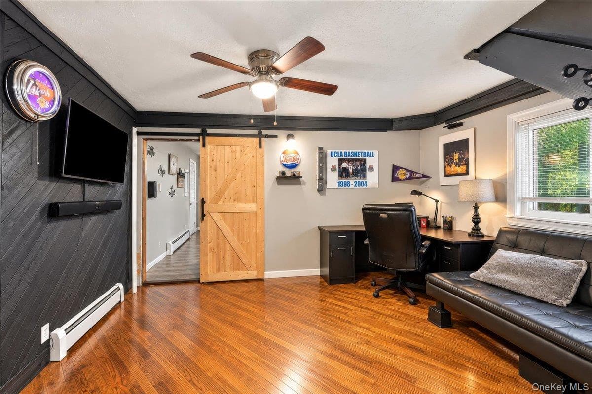 17 Lakelands Avenue thumbnail 16