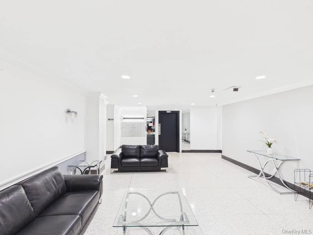 6515 Alderton Street Unit: 3F thumbnail 6