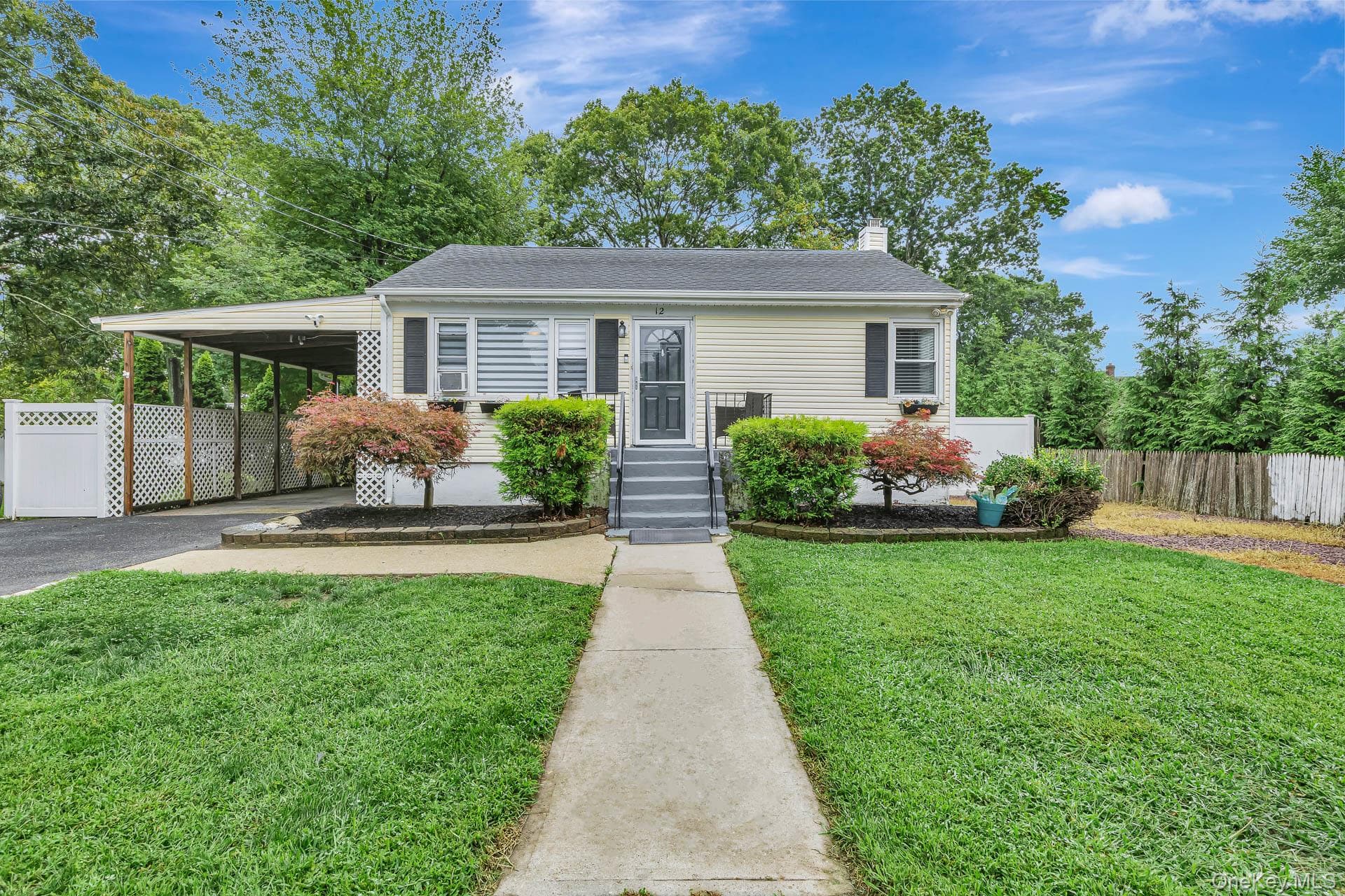 12 Dover Avenue photo 1