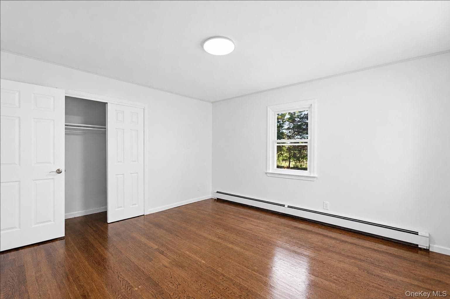 725 Peconic Lane thumbnail 11
