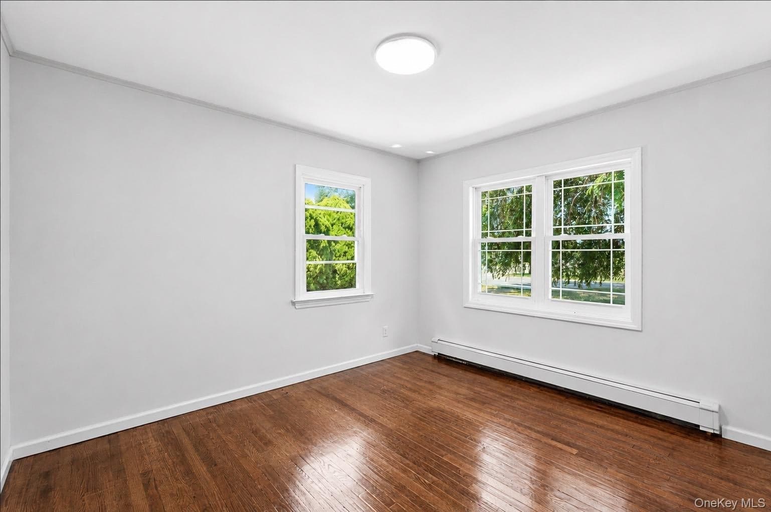 725 Peconic Lane thumbnail 10