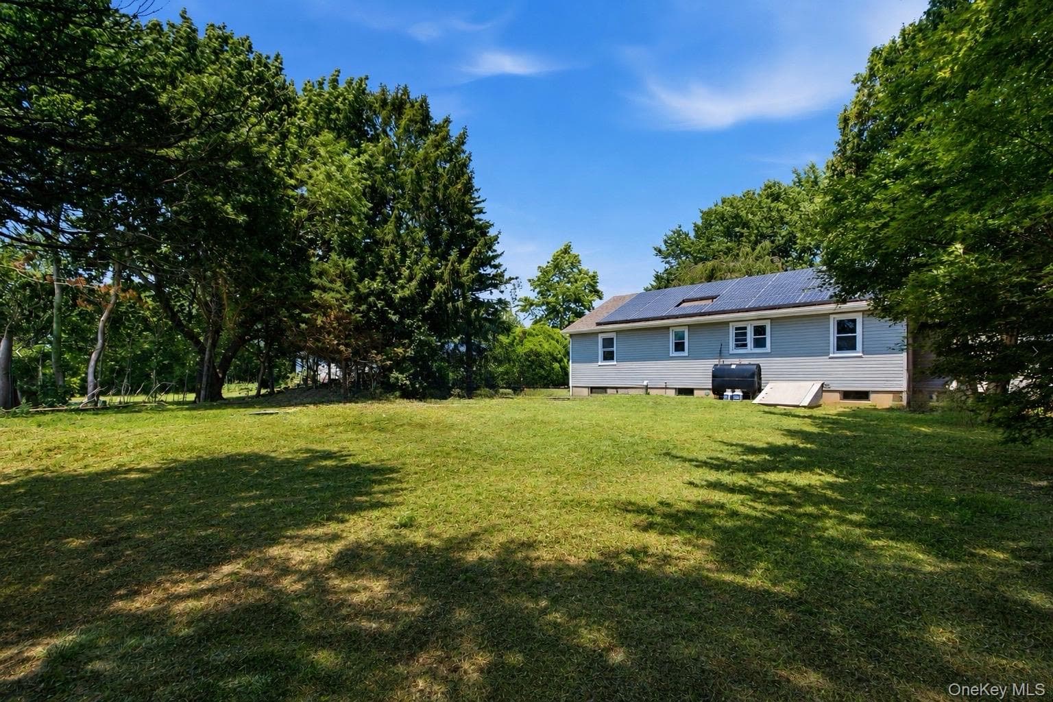 725 Peconic Lane thumbnail 2