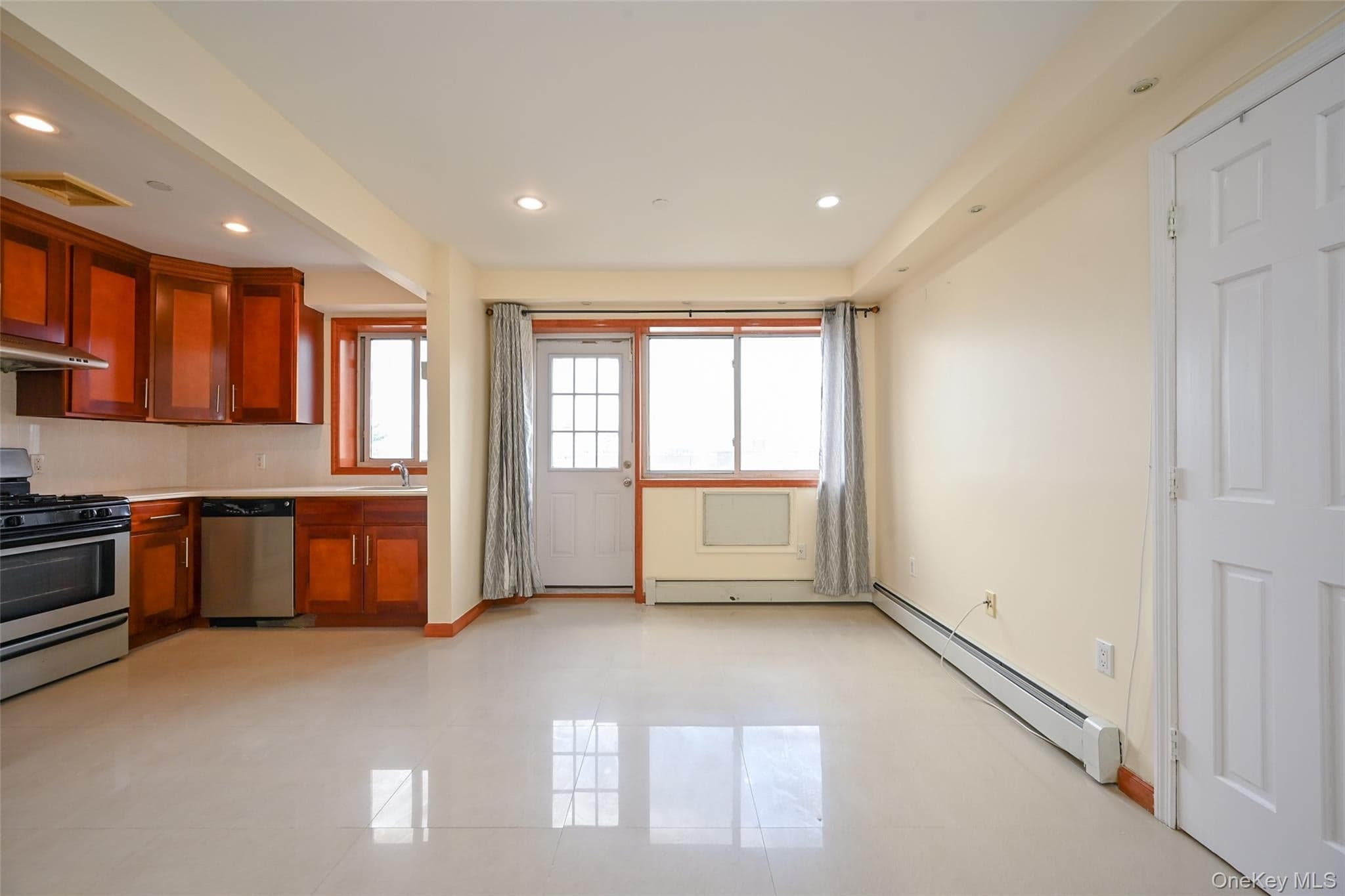 64-63 Austin Street St Unit: #6c thumbnail 6