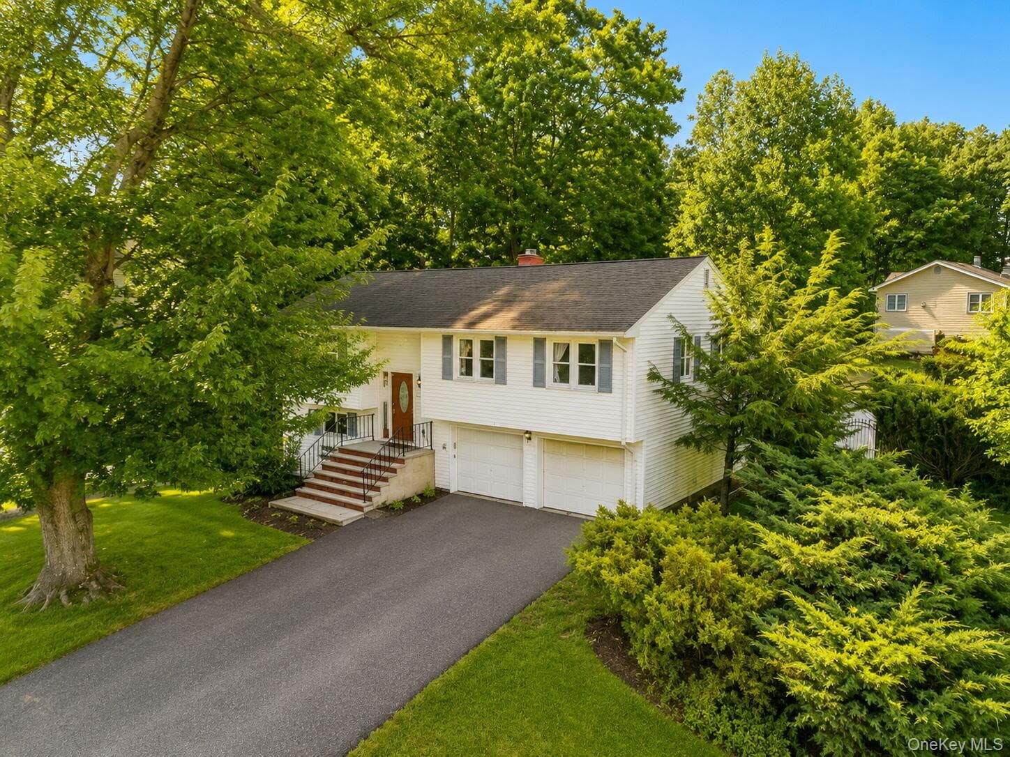 132 Hilltop Road thumbnail 2