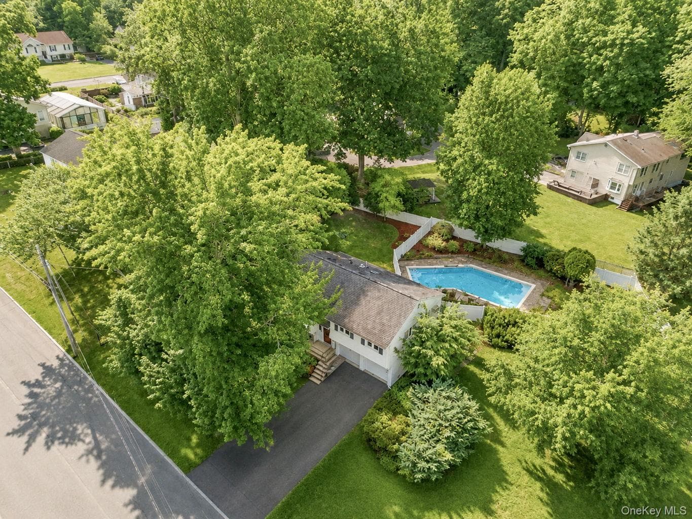 132 Hilltop Road thumbnail 7