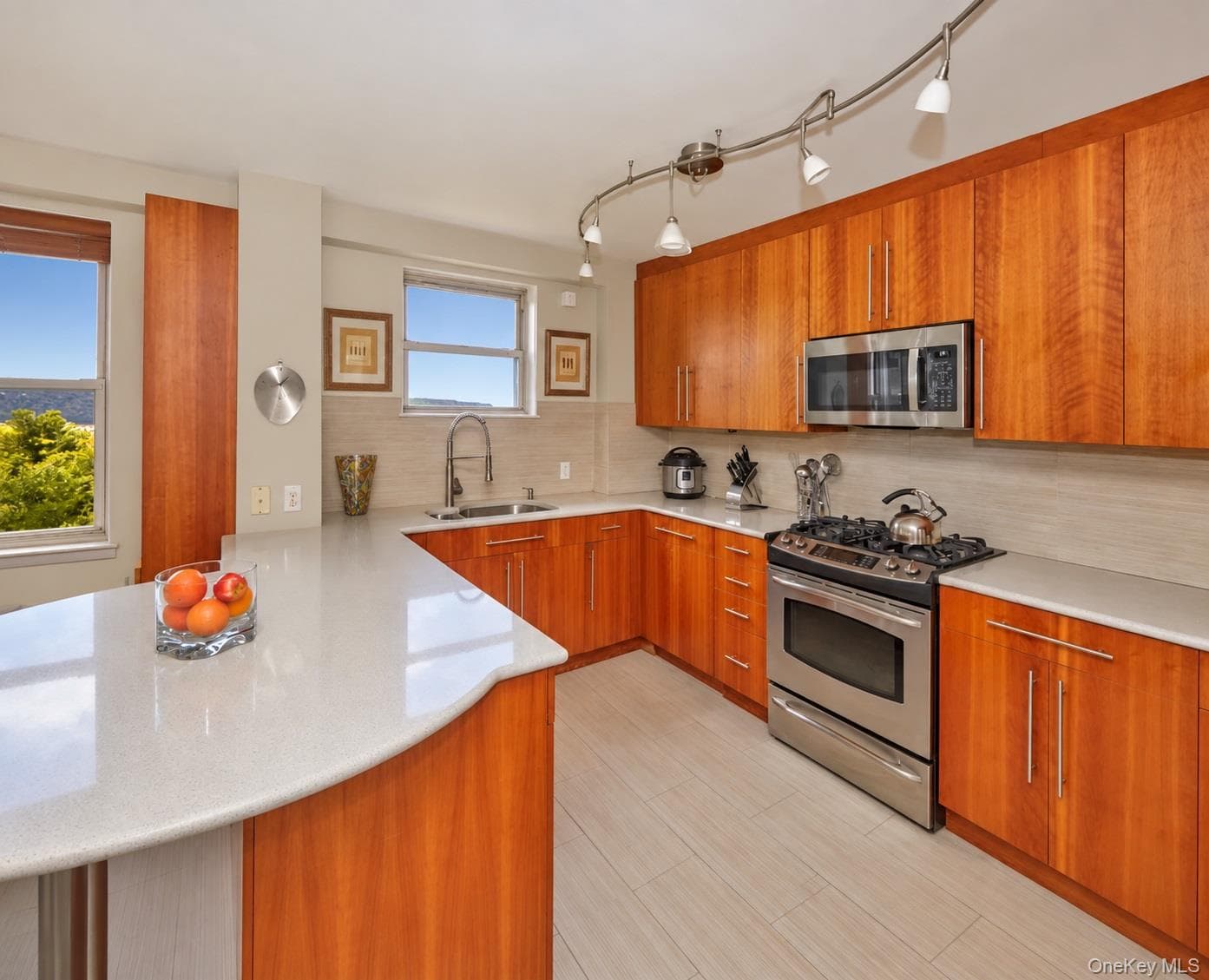 5900 Arlington Avenue Unit: 4B thumbnail 4