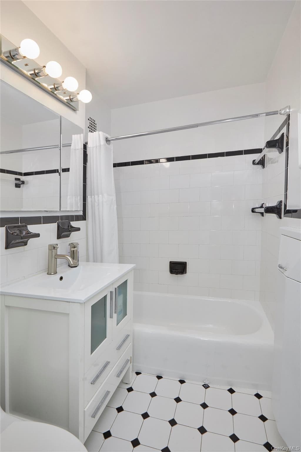 5900 Arlington Avenue Unit: 4B thumbnail 8