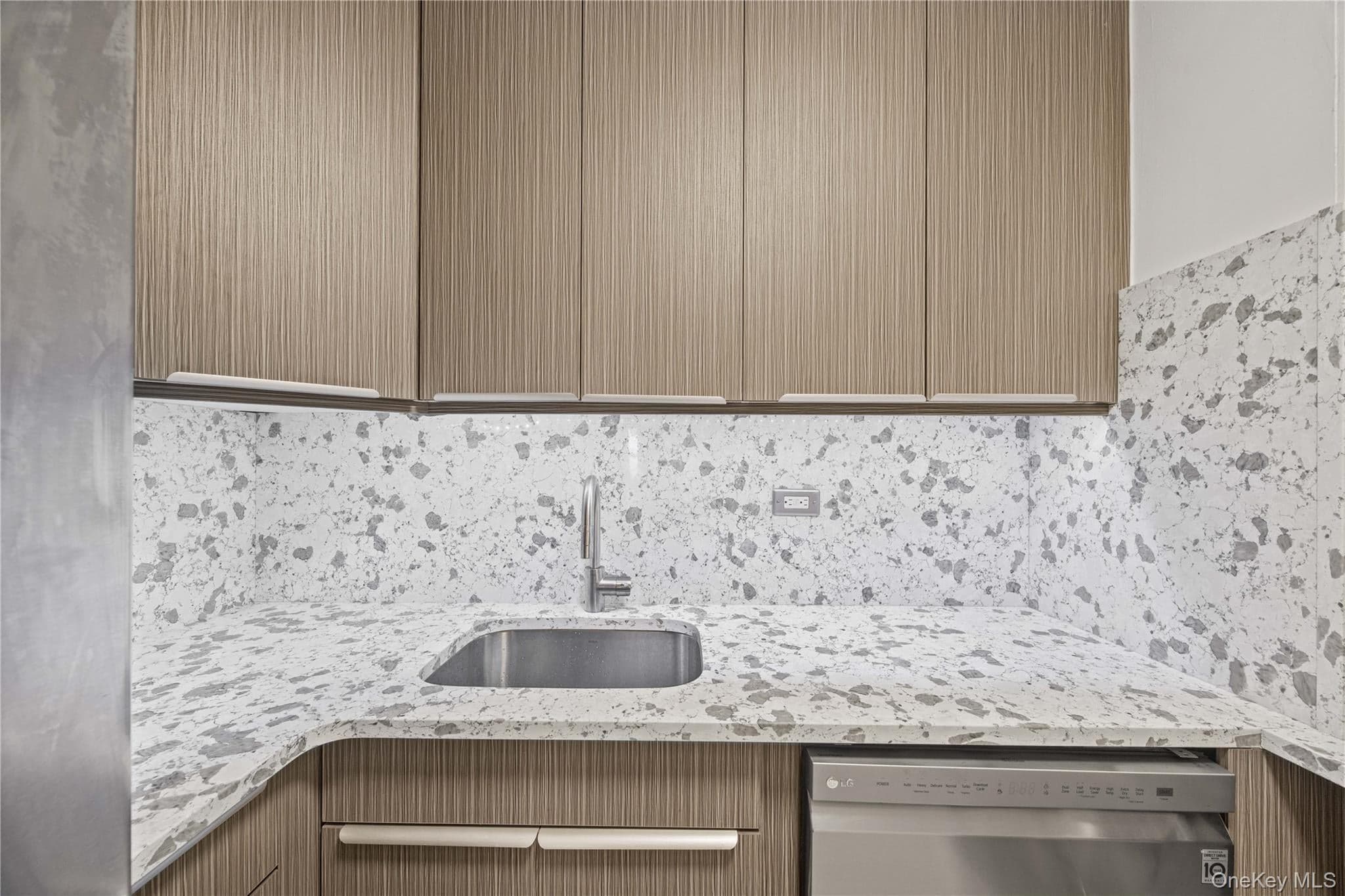 220 Manhattan Avenue Unit: 2N thumbnail 9