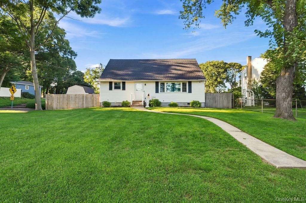 731 Muncey Road thumbnail 2