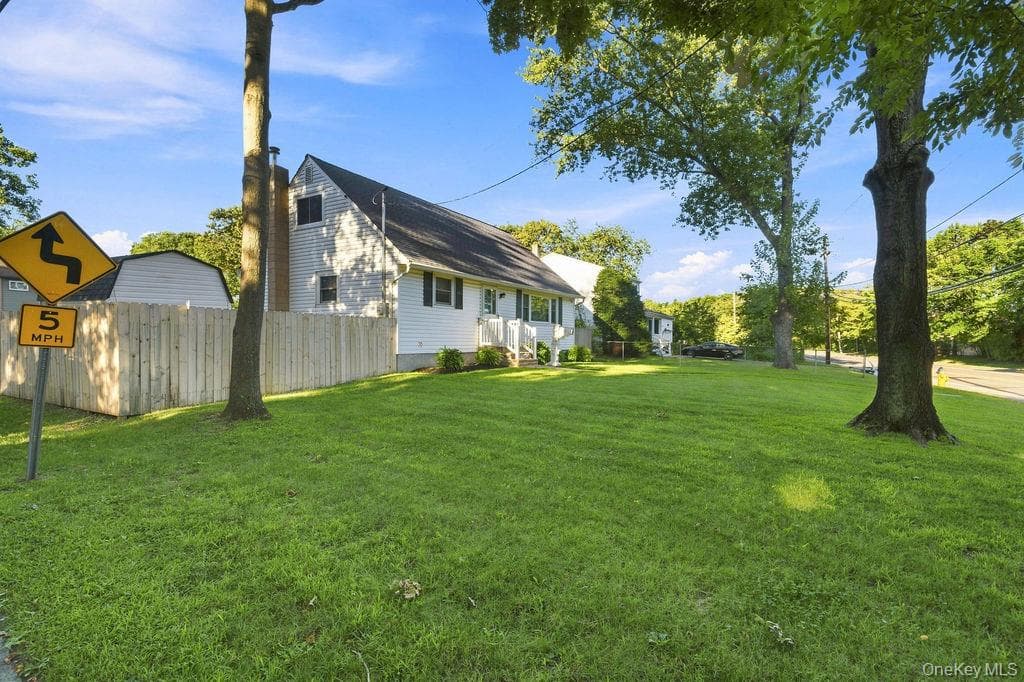 731 Muncey Road thumbnail 3