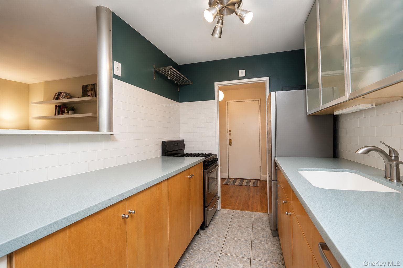 400 E 17th Street Unit: 304 thumbnail 15