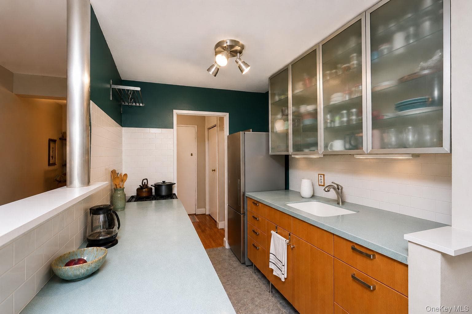 400 E 17th Street Unit: 304 thumbnail 16
