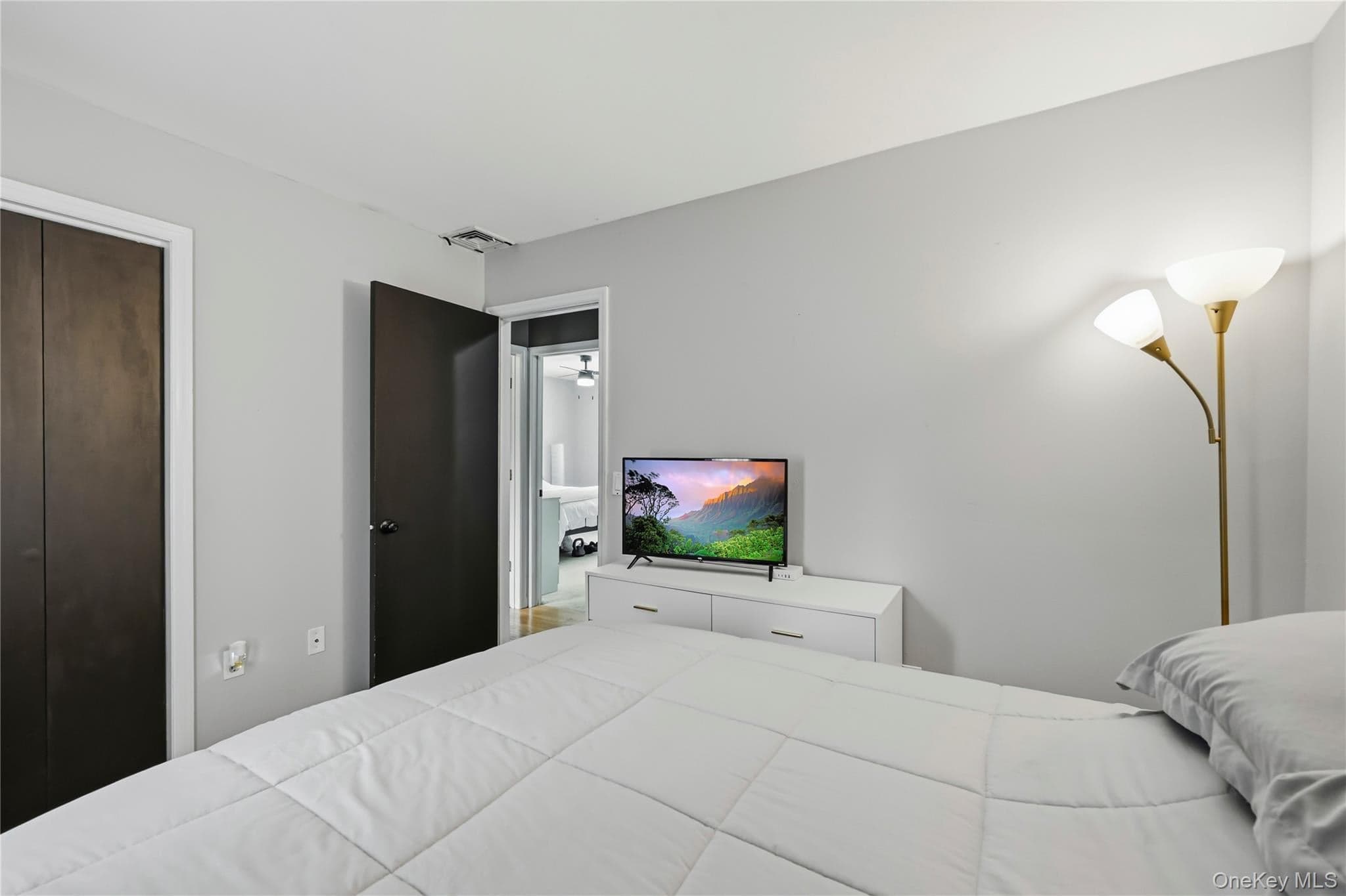 564 Clove Road thumbnail 27