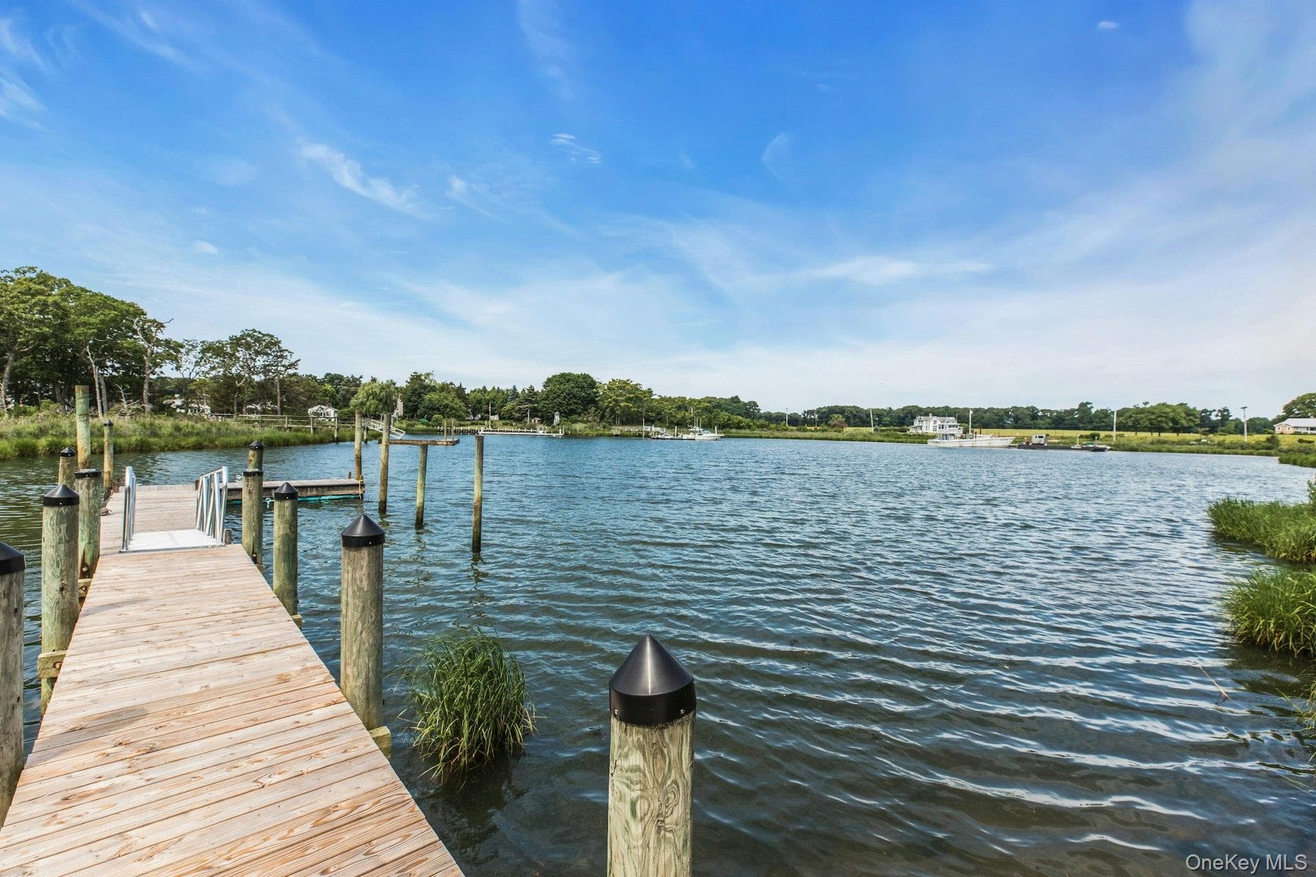 255 Peconic Bay Boulevard thumbnail 43