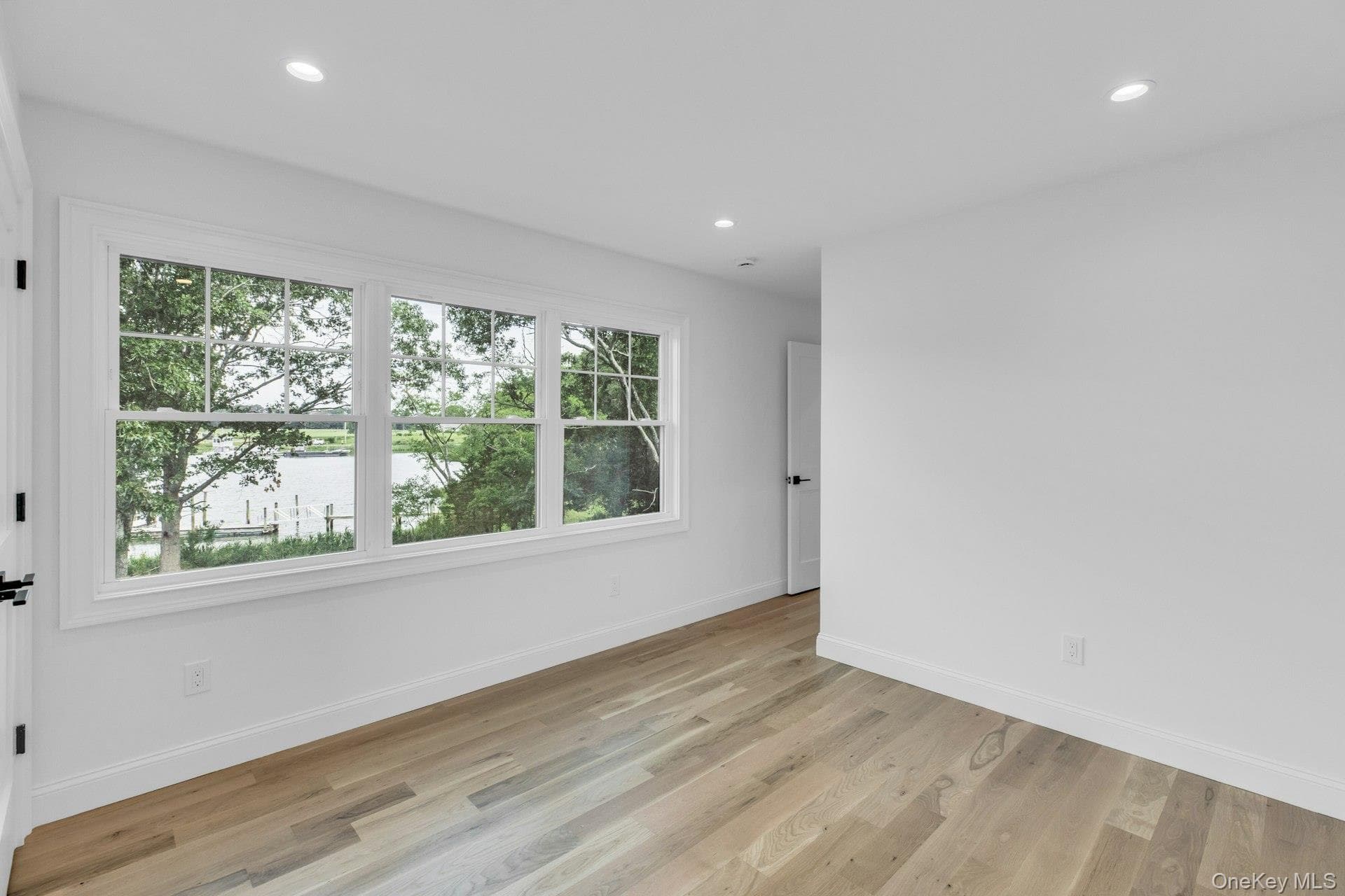 255 Peconic Bay Boulevard thumbnail 26