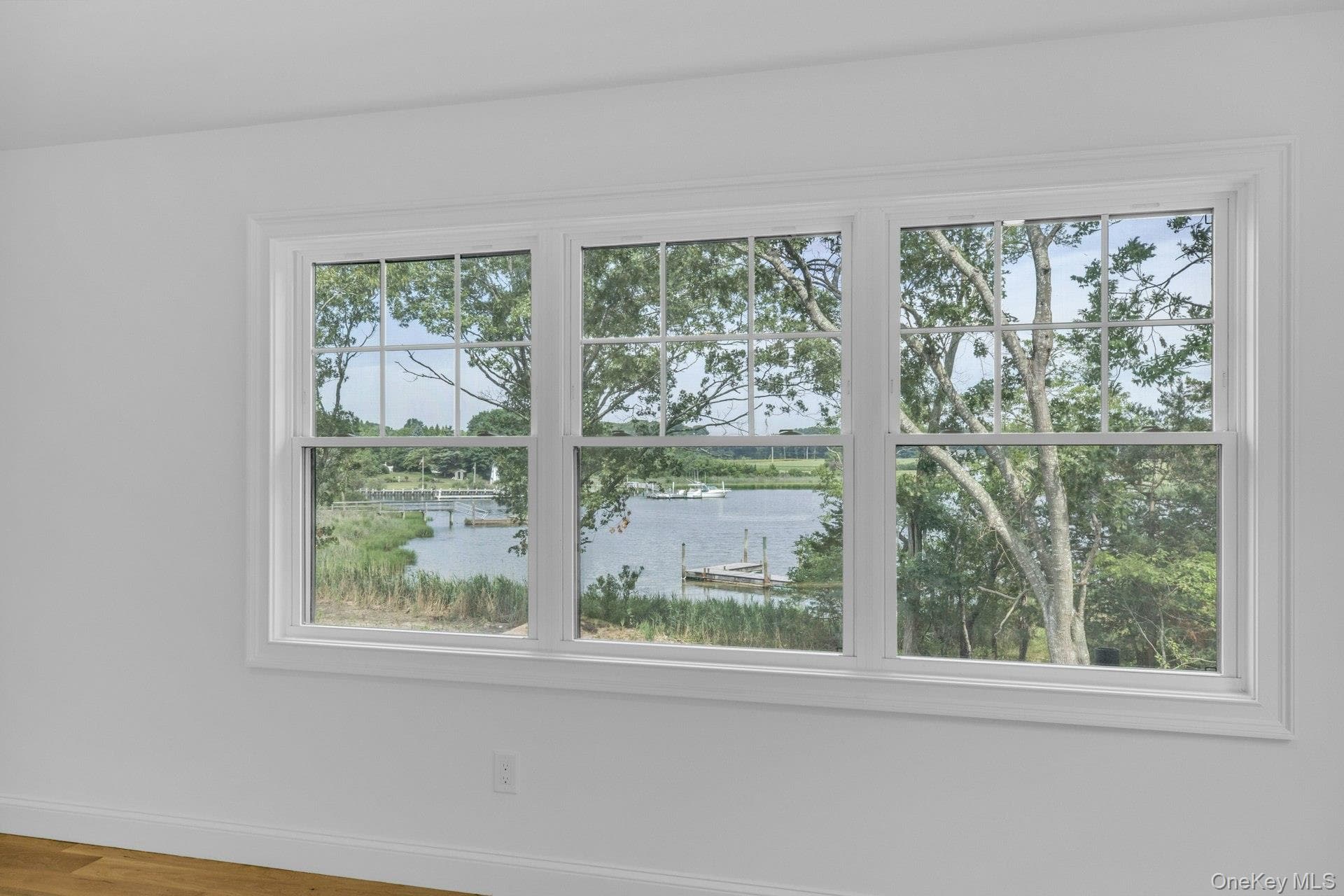 255 Peconic Bay Boulevard thumbnail 36