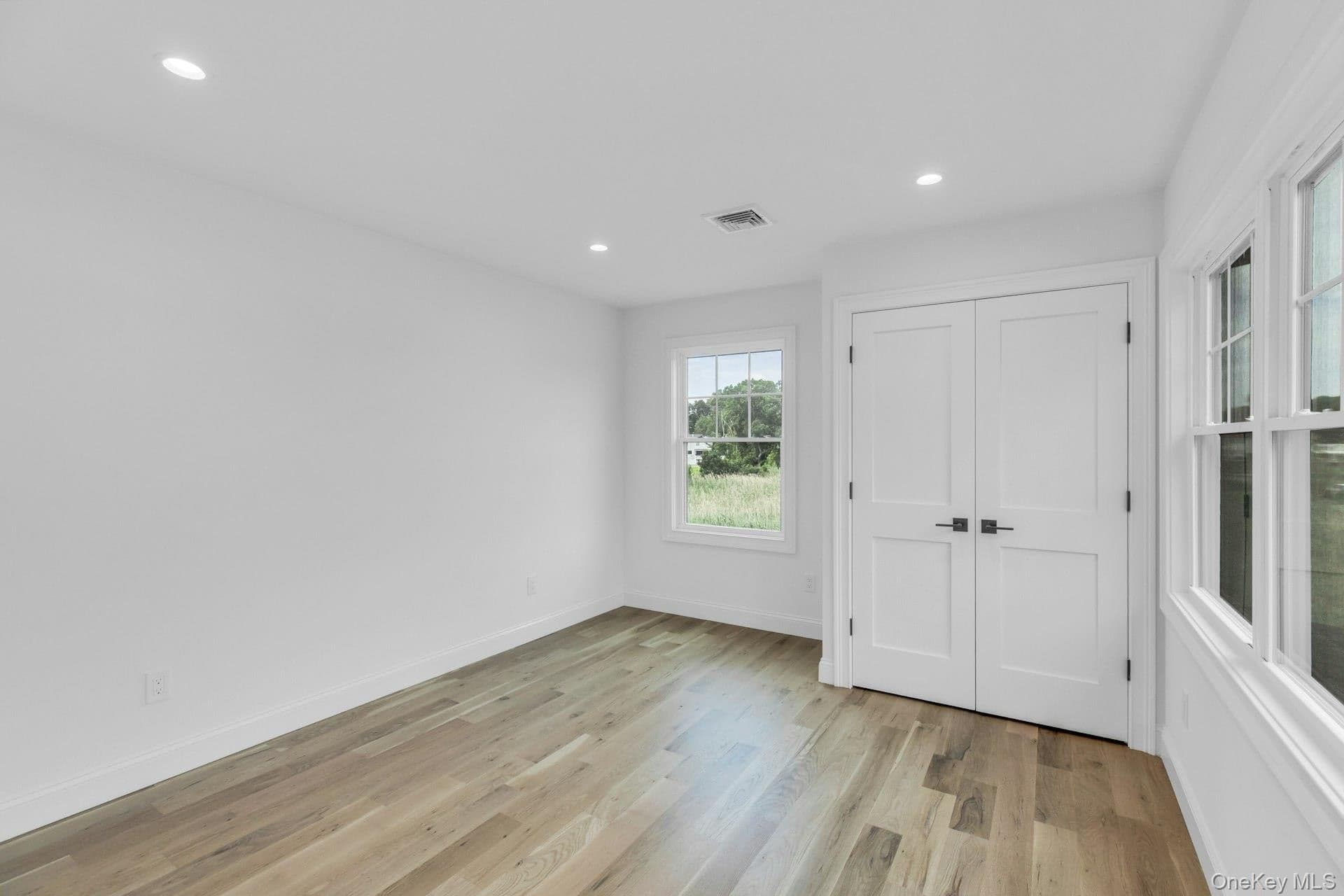 255 Peconic Bay Boulevard thumbnail 25