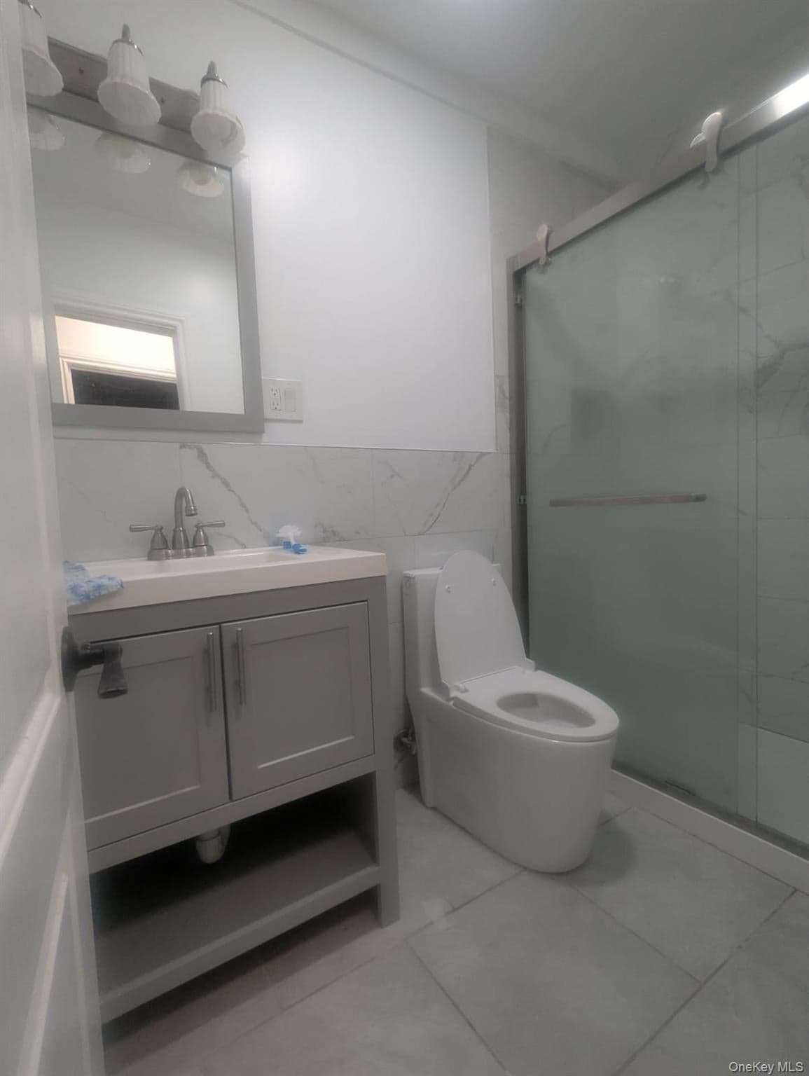 2323 Mott Avenue thumbnail 13