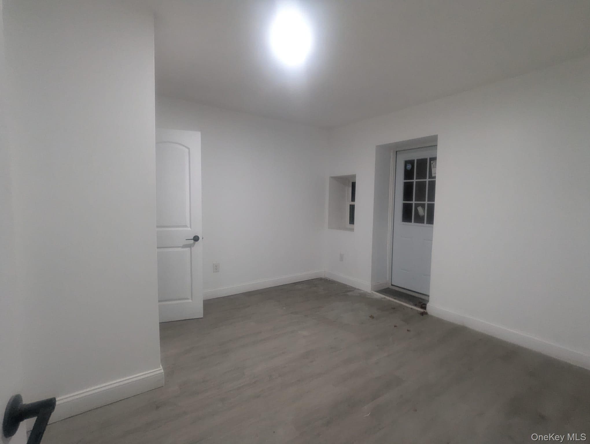 2323 Mott Avenue thumbnail 16