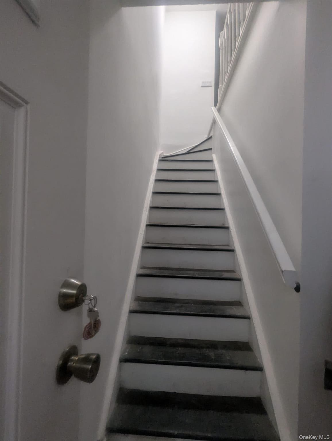 2323 Mott Avenue thumbnail 18